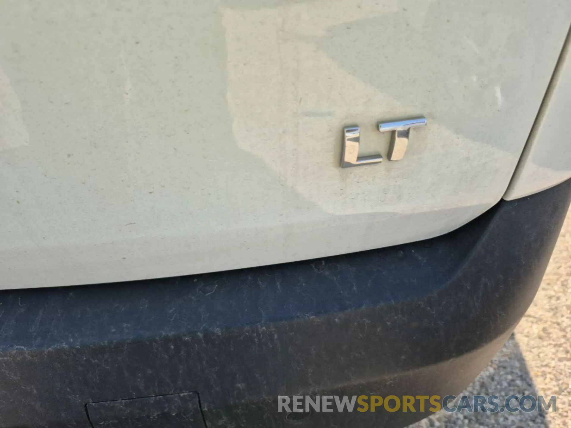 28 Photograph of a damaged car 1GNEVGKW7NJ151086 CHEVROLET TRAVERSE 2022