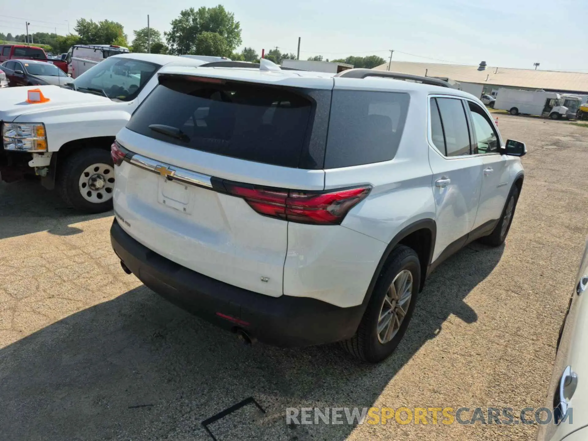 5 Photograph of a damaged car 1GNEVGKW7NJ151086 CHEVROLET TRAVERSE 2022