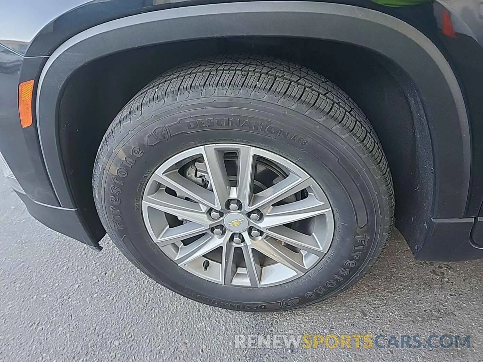 6 Photograph of a damaged car 1GNEVGKW7NJ151685 CHEVROLET TRAVERSE 2022