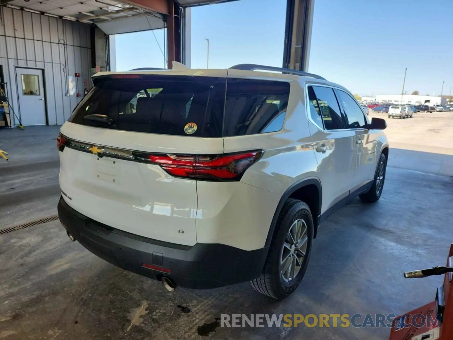 11 Photograph of a damaged car 1GNEVGKW8NJ187482 CHEVROLET TRAVERSE 2022