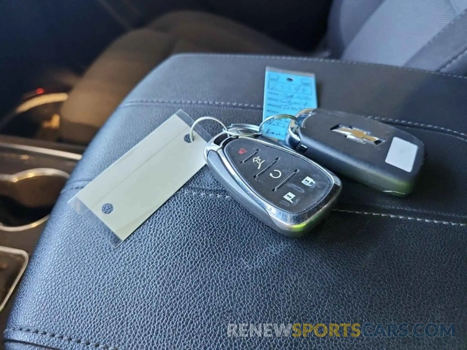 18 Photograph of a damaged car 1GNEVGKW8NJ187482 CHEVROLET TRAVERSE 2022