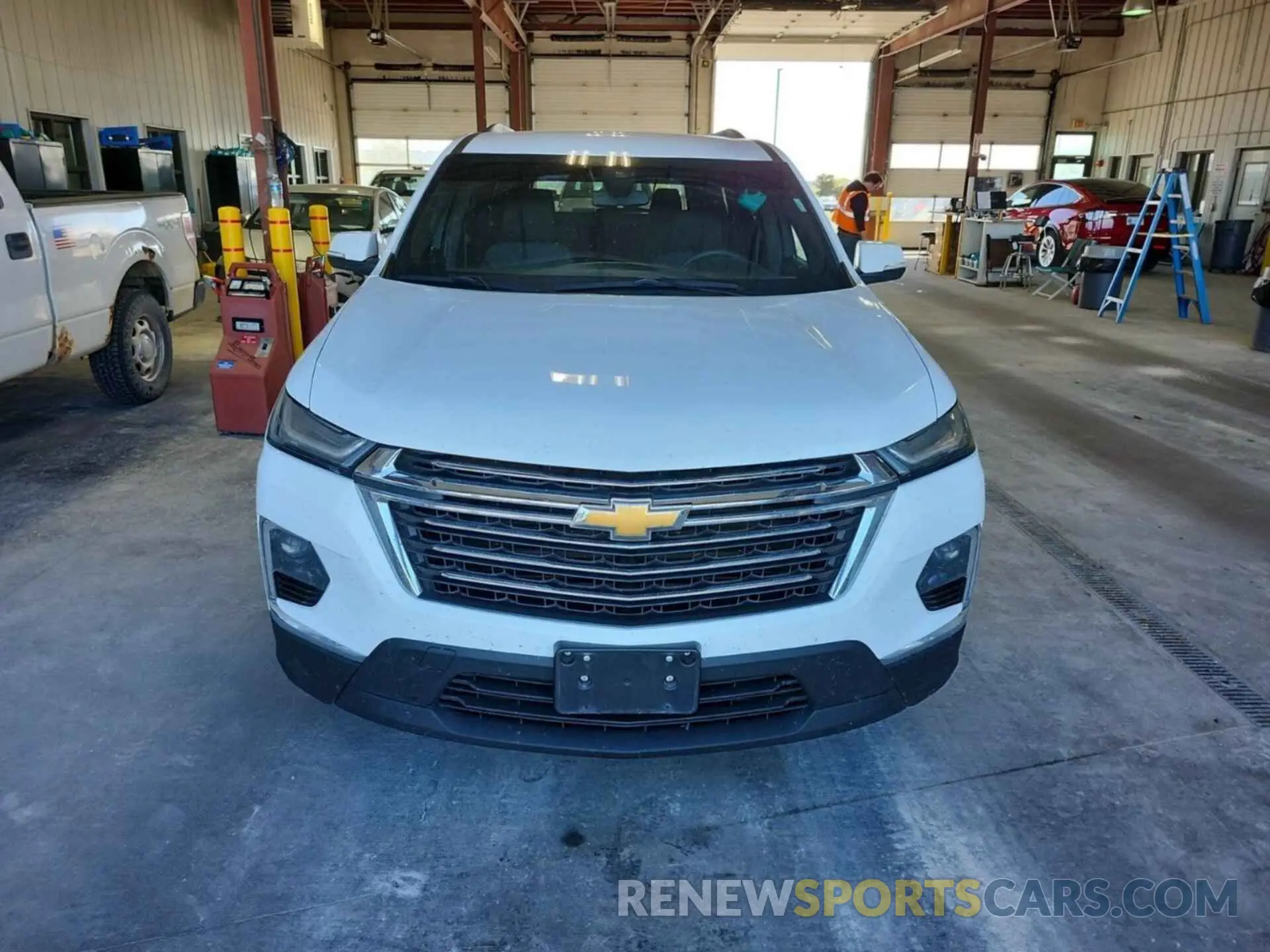 23 Photograph of a damaged car 1GNEVGKW8NJ187482 CHEVROLET TRAVERSE 2022