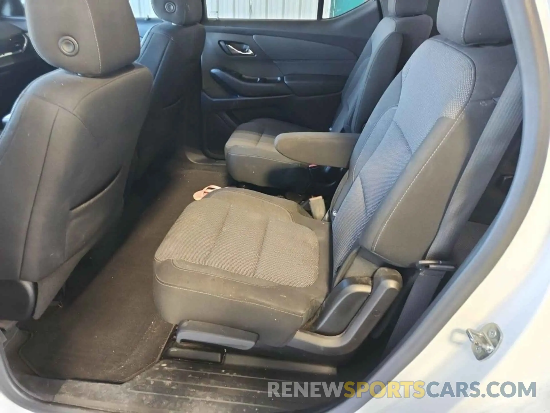 26 Photograph of a damaged car 1GNEVGKW8NJ187482 CHEVROLET TRAVERSE 2022