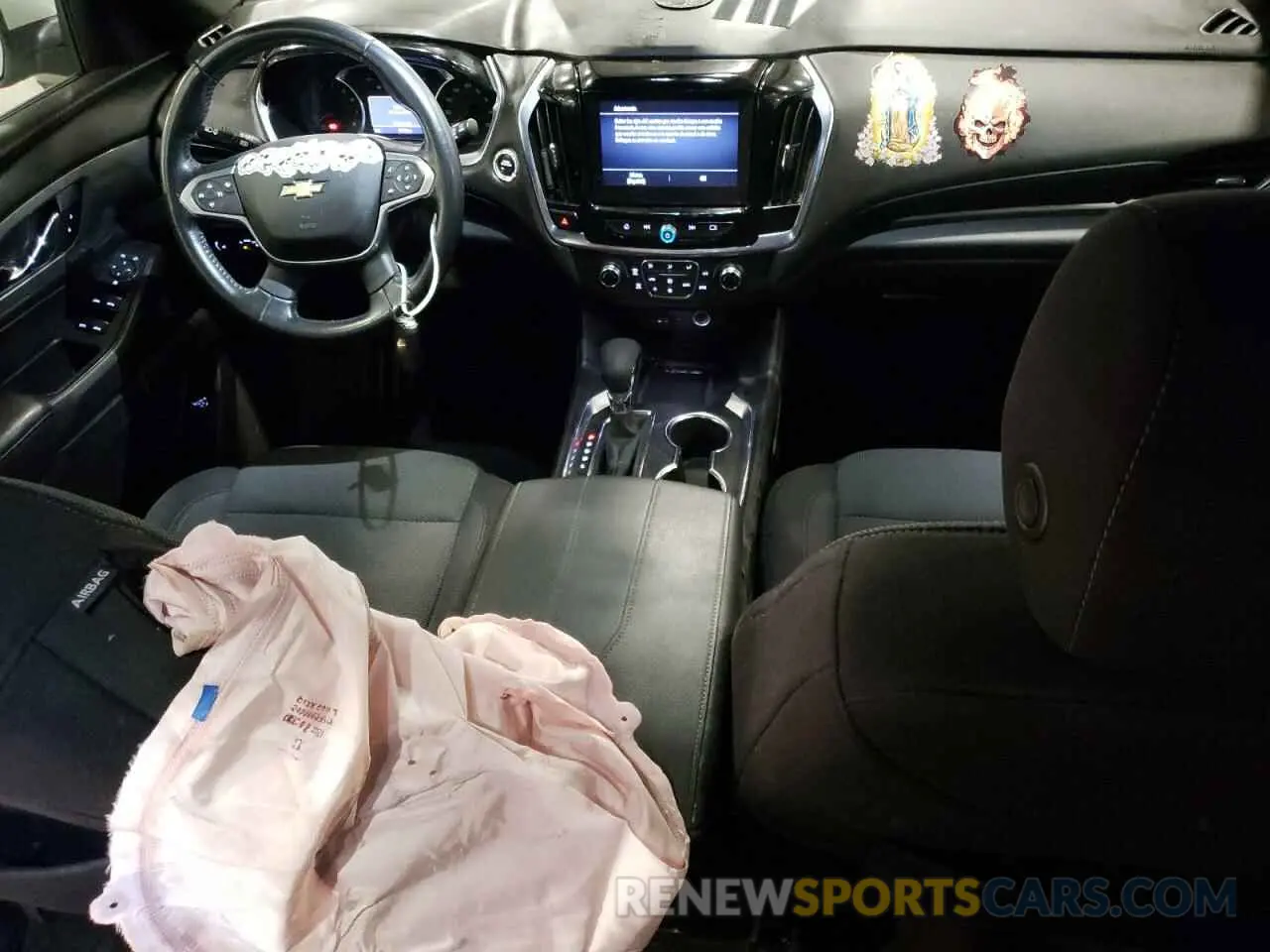 8 Photograph of a damaged car 1GNEVGKW9NJ125282 CHEVROLET TRAVERSE 2022
