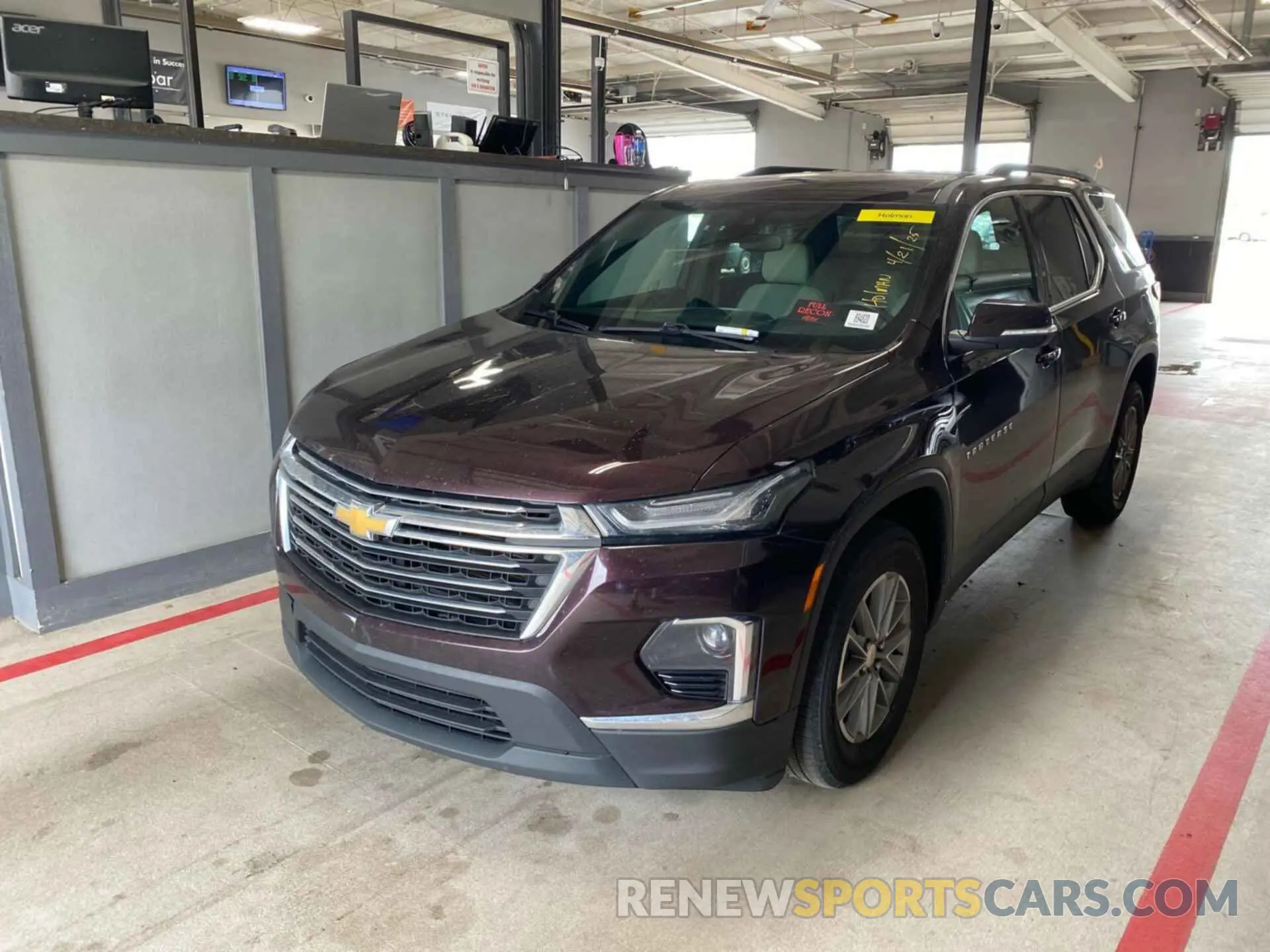 1 Photograph of a damaged car 1GNEVGKW9NJ180766 CHEVROLET TRAVERSE 2022