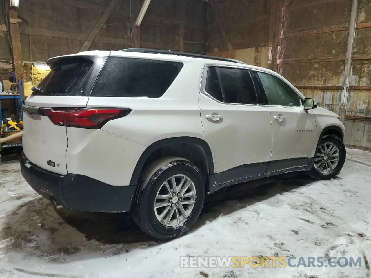 3 Photograph of a damaged car 1GNEVGKWXNJ108717 CHEVROLET TRAVERSE 2022