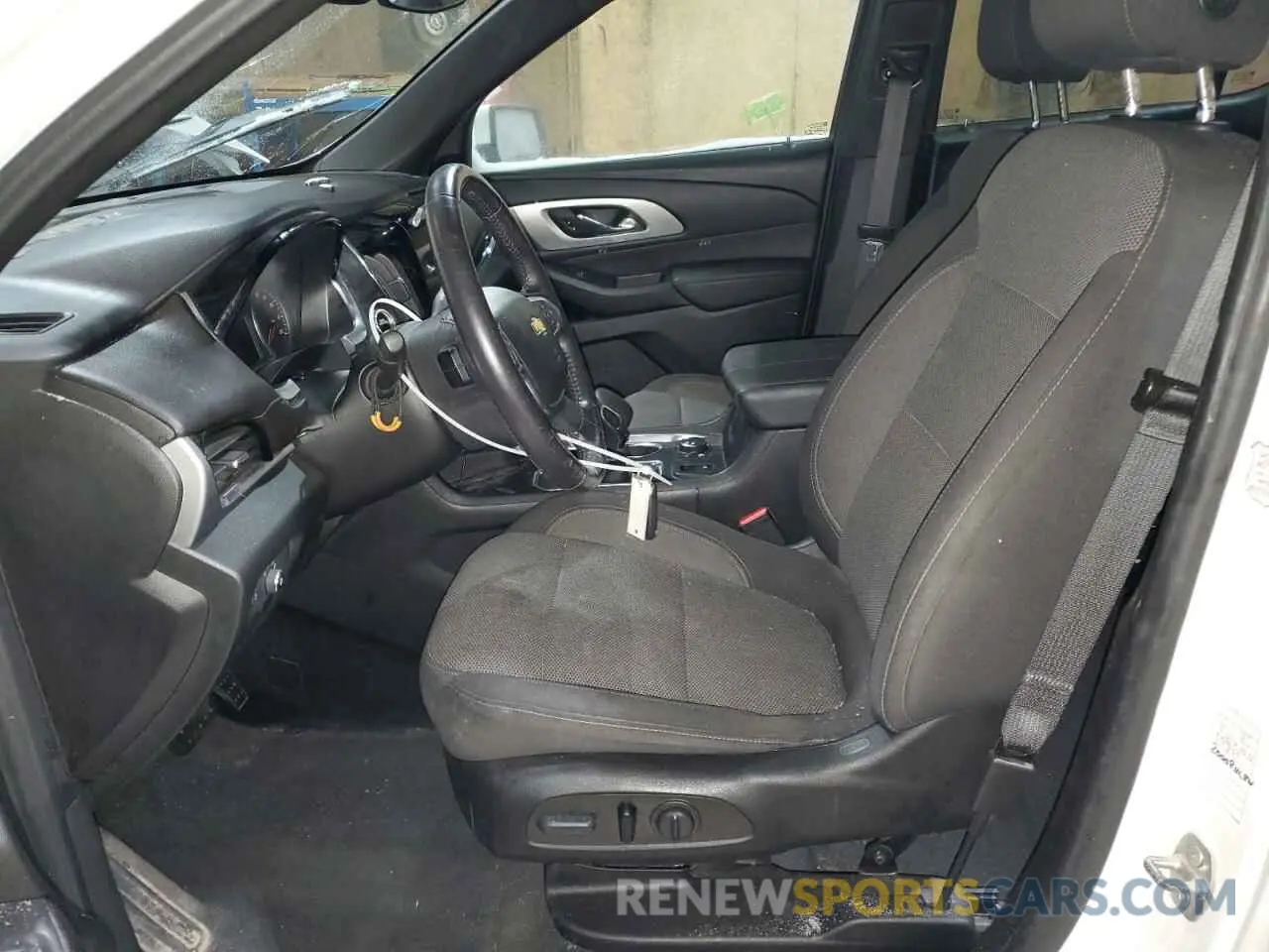7 Photograph of a damaged car 1GNEVGKWXNJ108717 CHEVROLET TRAVERSE 2022