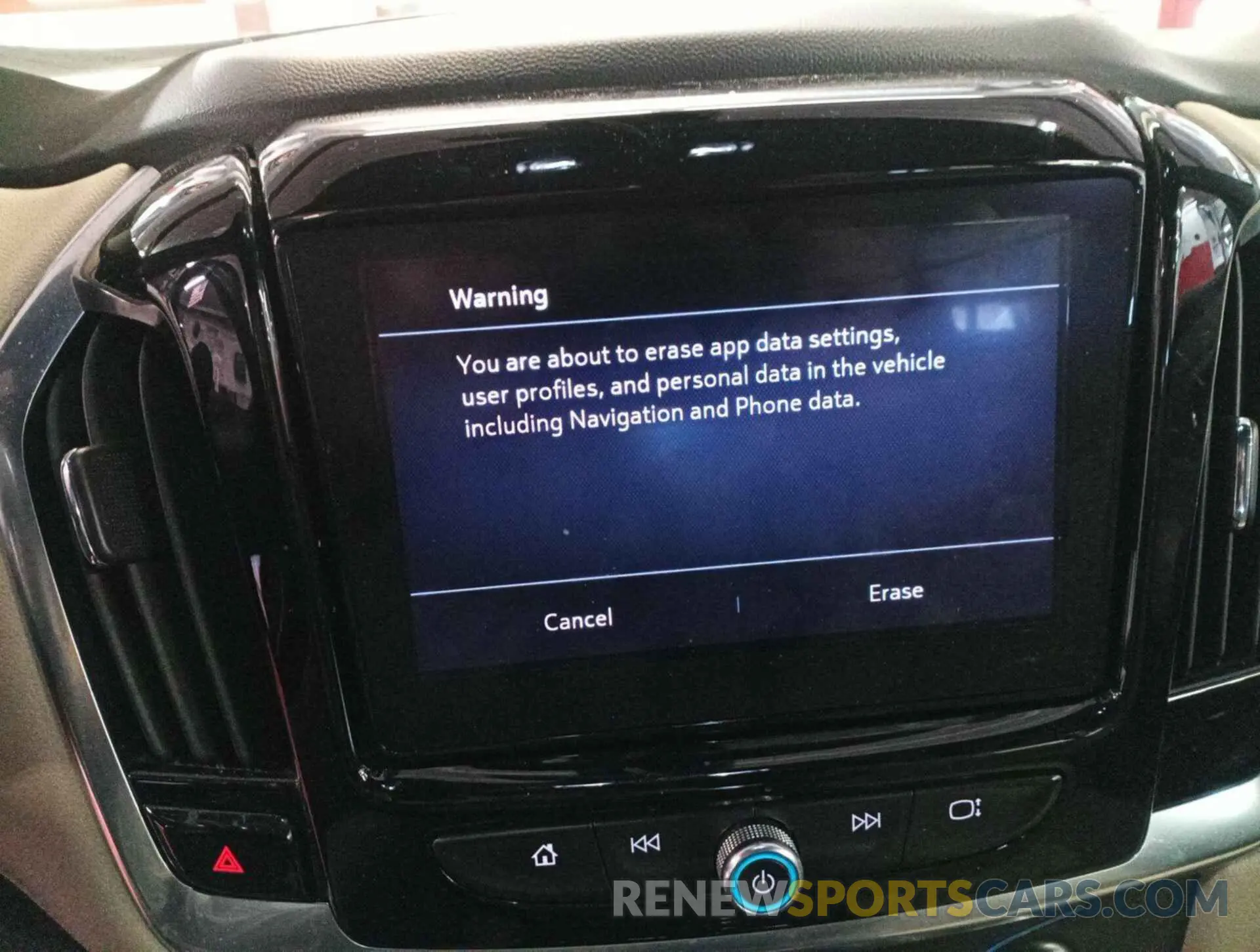 10 Photograph of a damaged car 1GNEVGKWXNJ150837 CHEVROLET TRAVERSE 2022