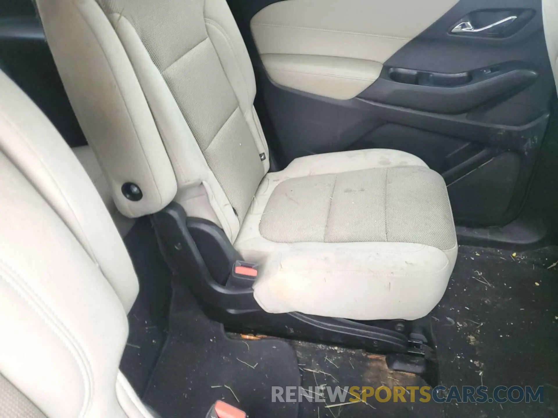 10 Photograph of a damaged car 1GNEVGKWXNJ151244 CHEVROLET TRAVERSE 2022