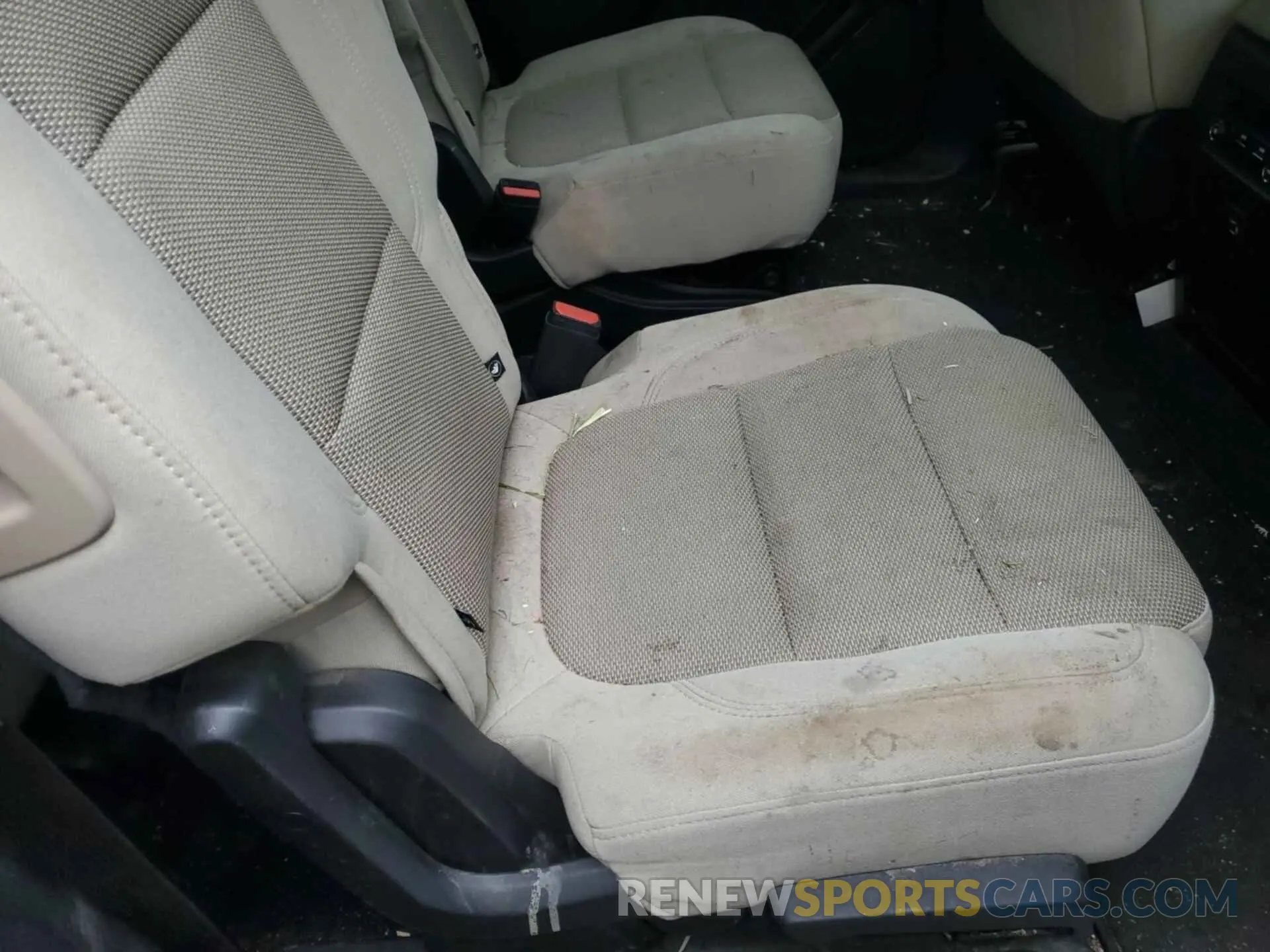 2 Photograph of a damaged car 1GNEVGKWXNJ151244 CHEVROLET TRAVERSE 2022
