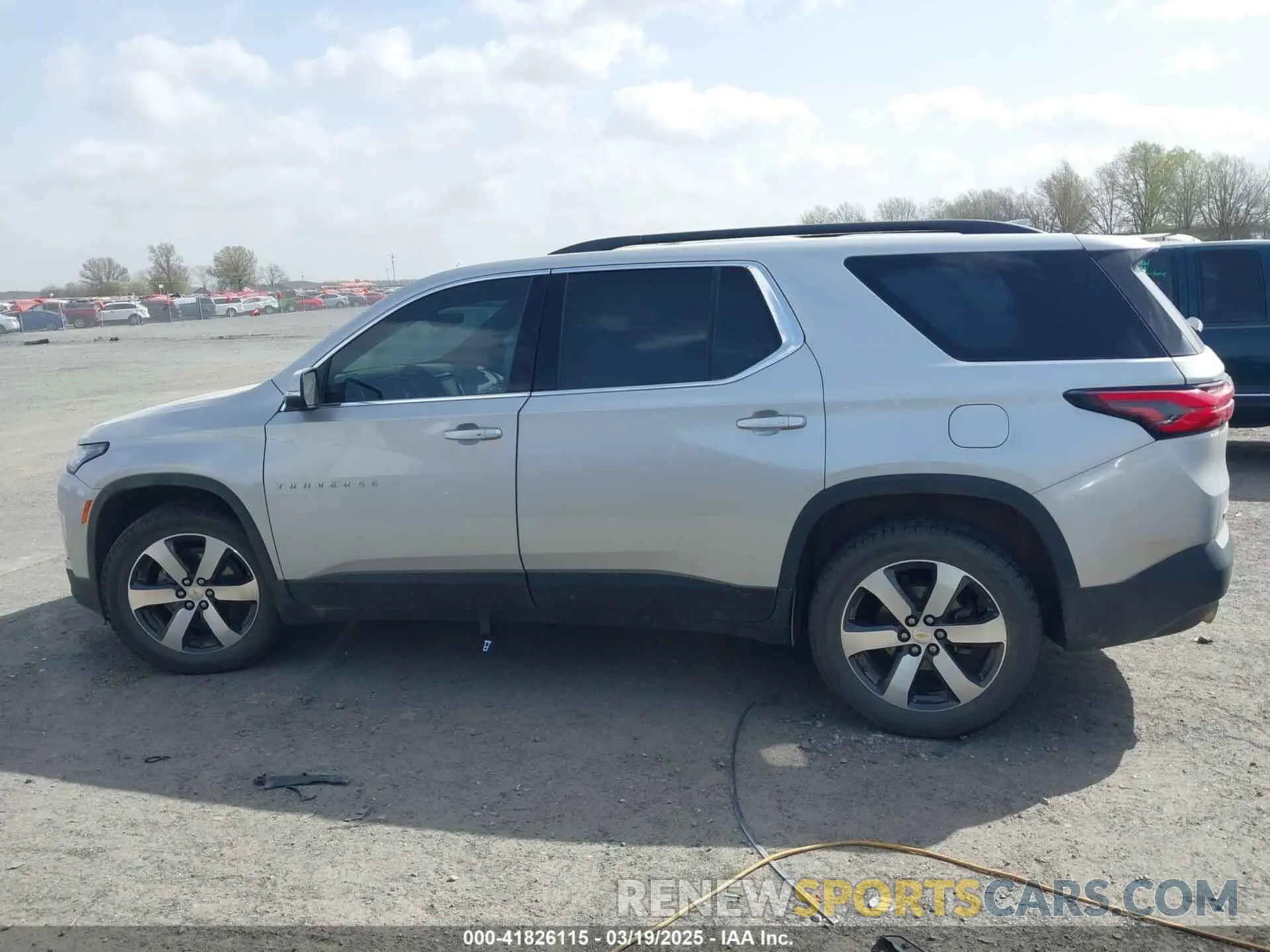 15 Photograph of a damaged car 1GNEVHKW0NJ151677 CHEVROLET TRAVERSE 2022