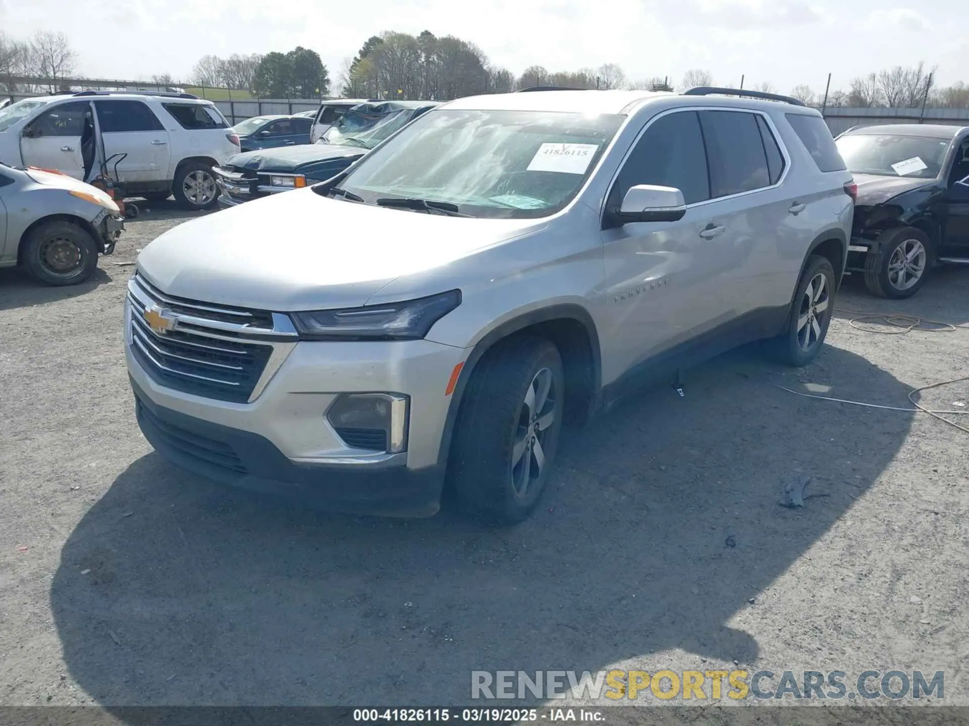 2 Photograph of a damaged car 1GNEVHKW0NJ151677 CHEVROLET TRAVERSE 2022