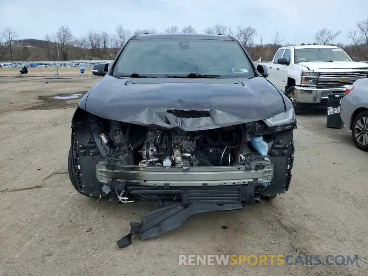 5 Photograph of a damaged car 1GNEVHKW0NJ153624 CHEVROLET TRAVERSE 2022