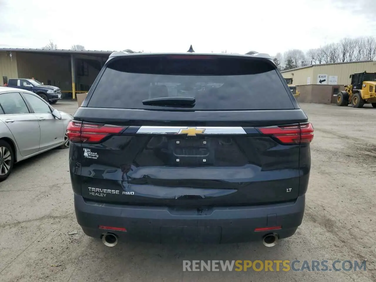 6 Photograph of a damaged car 1GNEVHKW0NJ153624 CHEVROLET TRAVERSE 2022