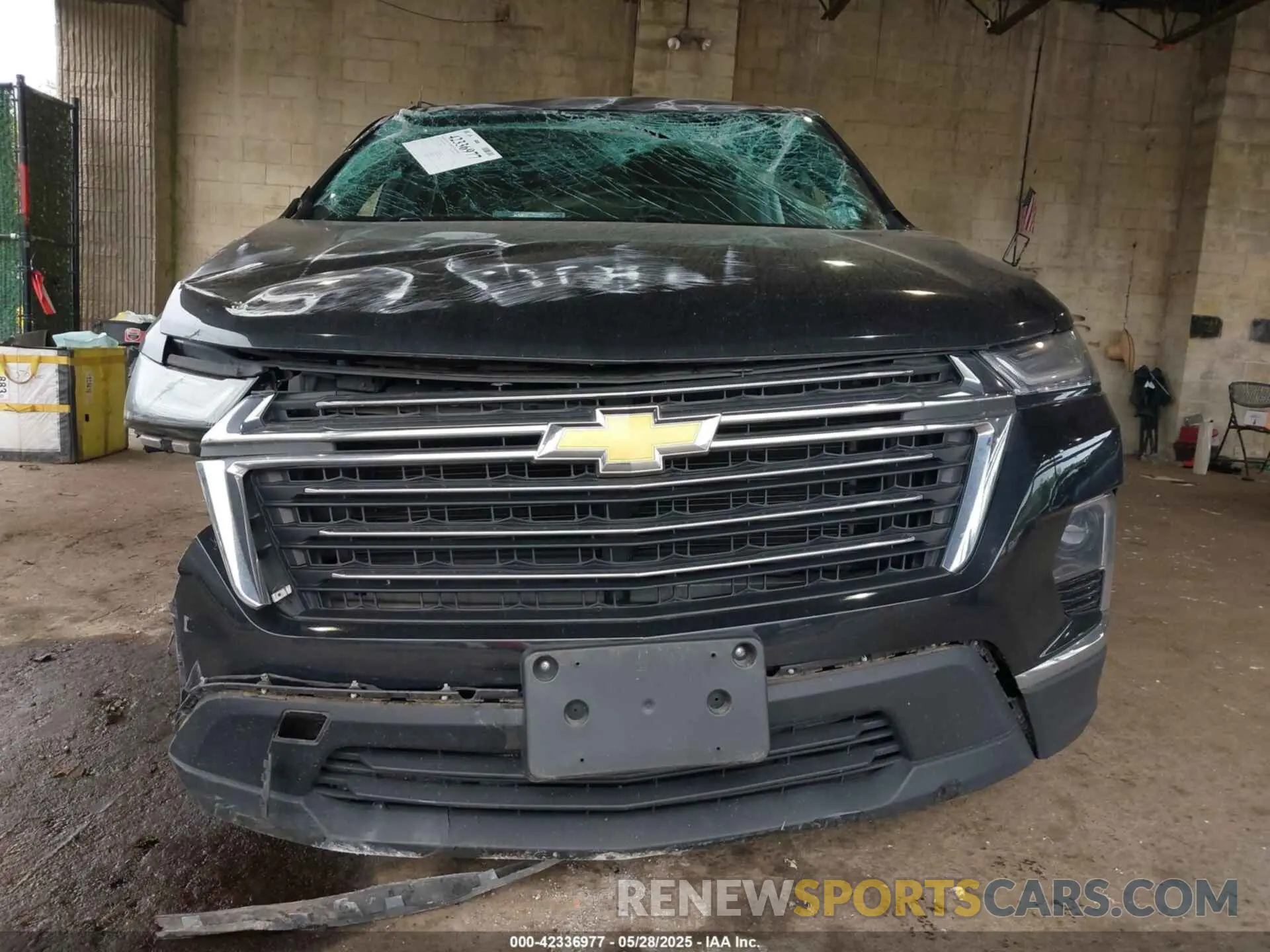 11 Photograph of a damaged car 1GNEVHKW3NJ106085 CHEVROLET TRAVERSE 2022