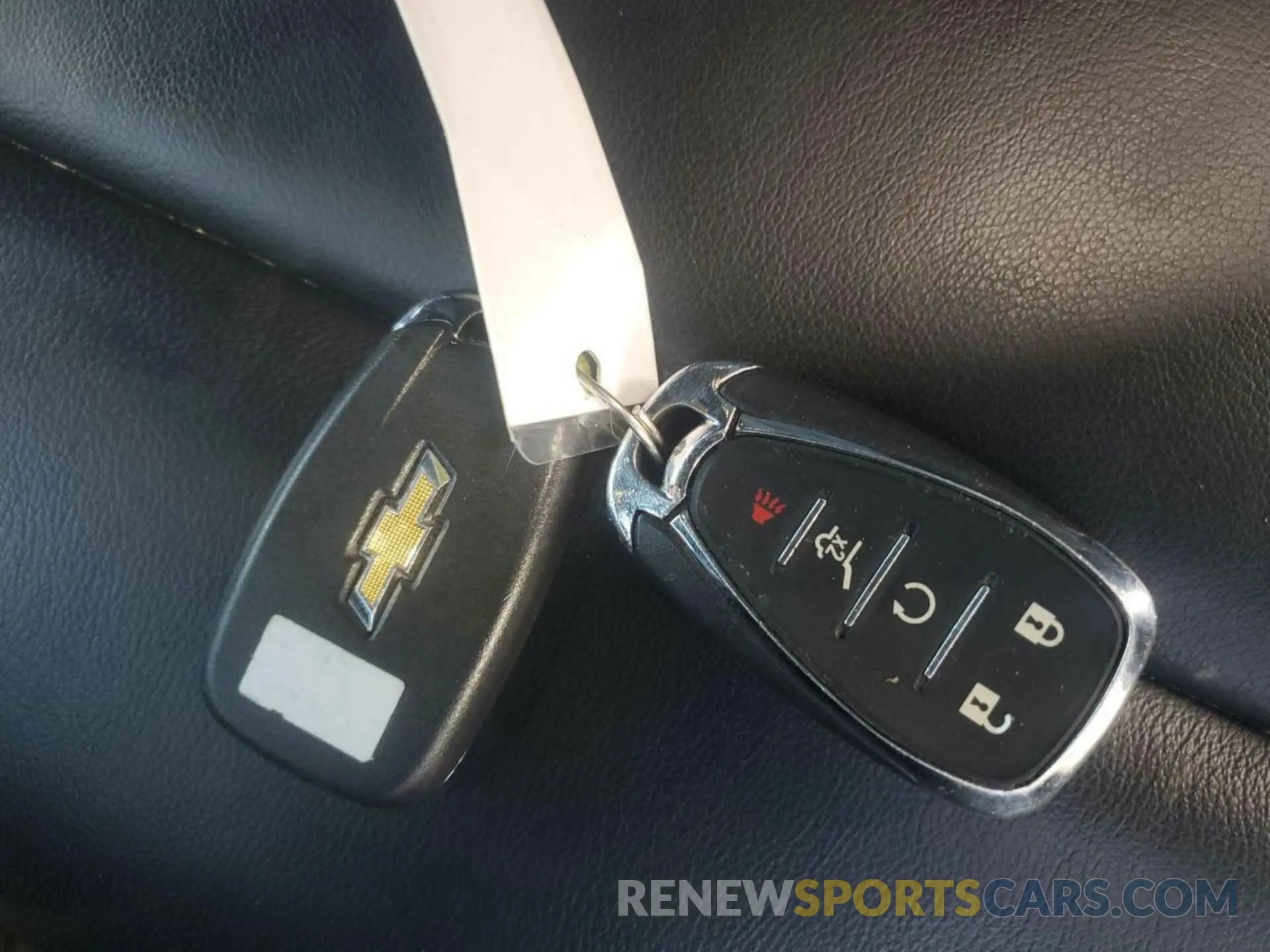 5 Photograph of a damaged car 1GNEVHKW6NJ139548 CHEVROLET TRAVERSE 2022