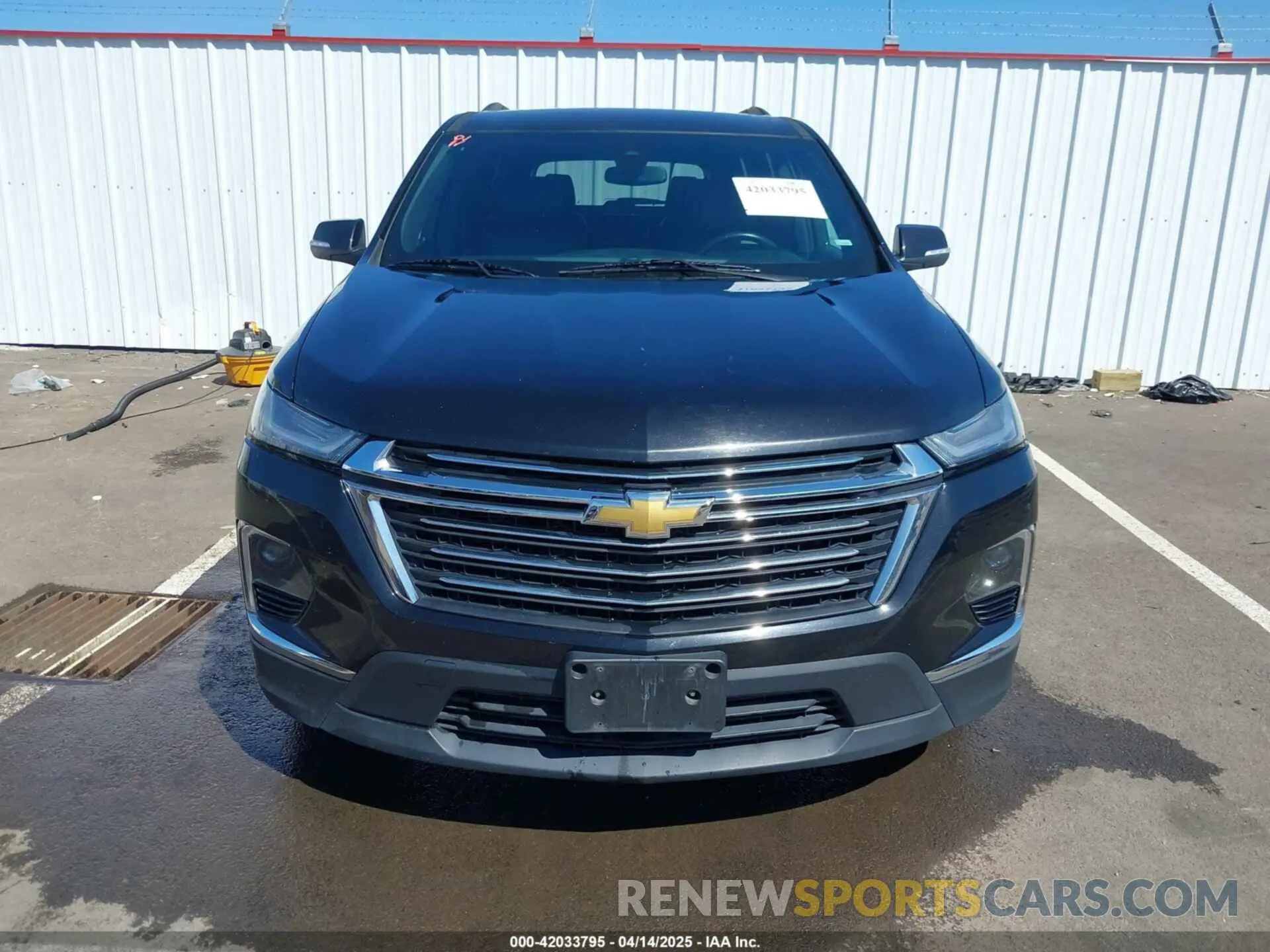 12 Photograph of a damaged car 1GNEVHKW7NJ136660 CHEVROLET TRAVERSE 2022