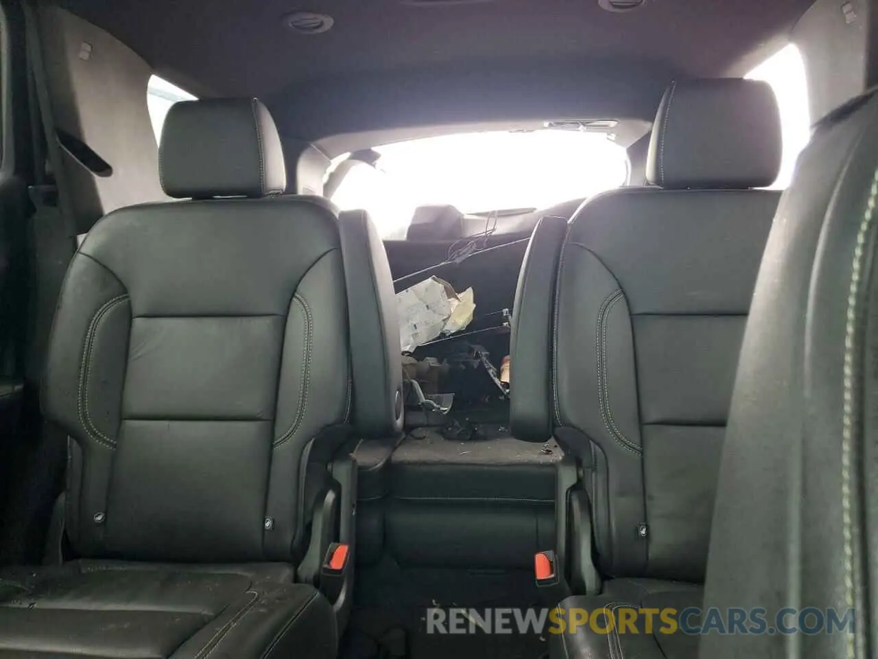 10 Photograph of a damaged car 1GNEVHKWXNJ126219 CHEVROLET TRAVERSE 2022