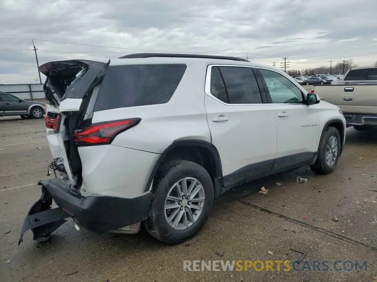 3 Photograph of a damaged car 1GNEVHKWXNJ126219 CHEVROLET TRAVERSE 2022