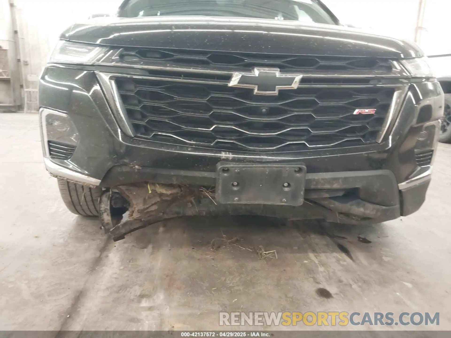 6 Photograph of a damaged car 1GNEVJKW5NJ143145 CHEVROLET TRAVERSE 2022