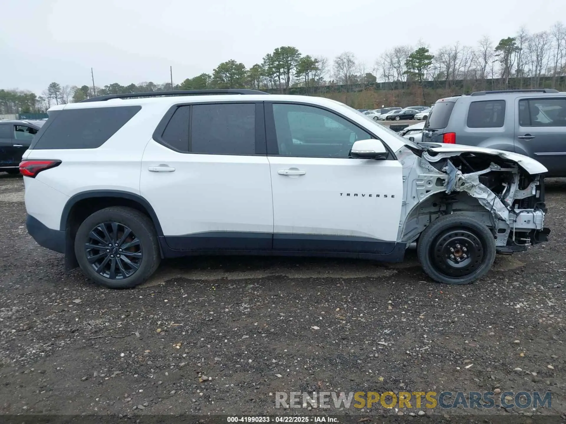 13 Photograph of a damaged car 1GNEVJKW6NJ111191 CHEVROLET TRAVERSE 2022