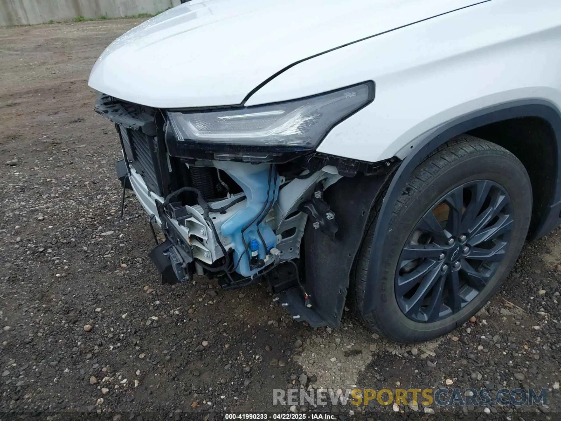 18 Photograph of a damaged car 1GNEVJKW6NJ111191 CHEVROLET TRAVERSE 2022
