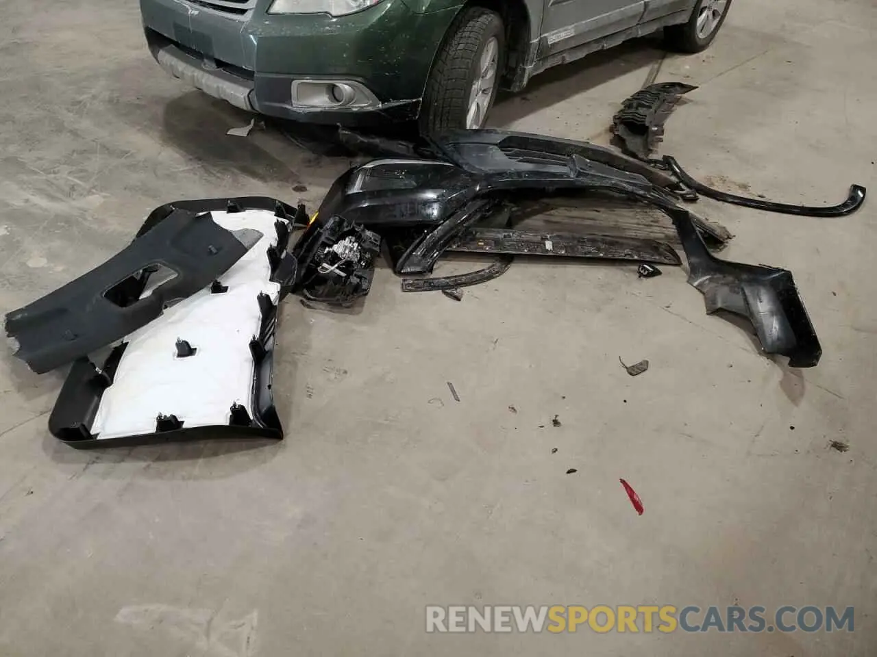 15 Photograph of a damaged car 1GNEVKKW2NJ138460 CHEVROLET TRAVERSE 2022
