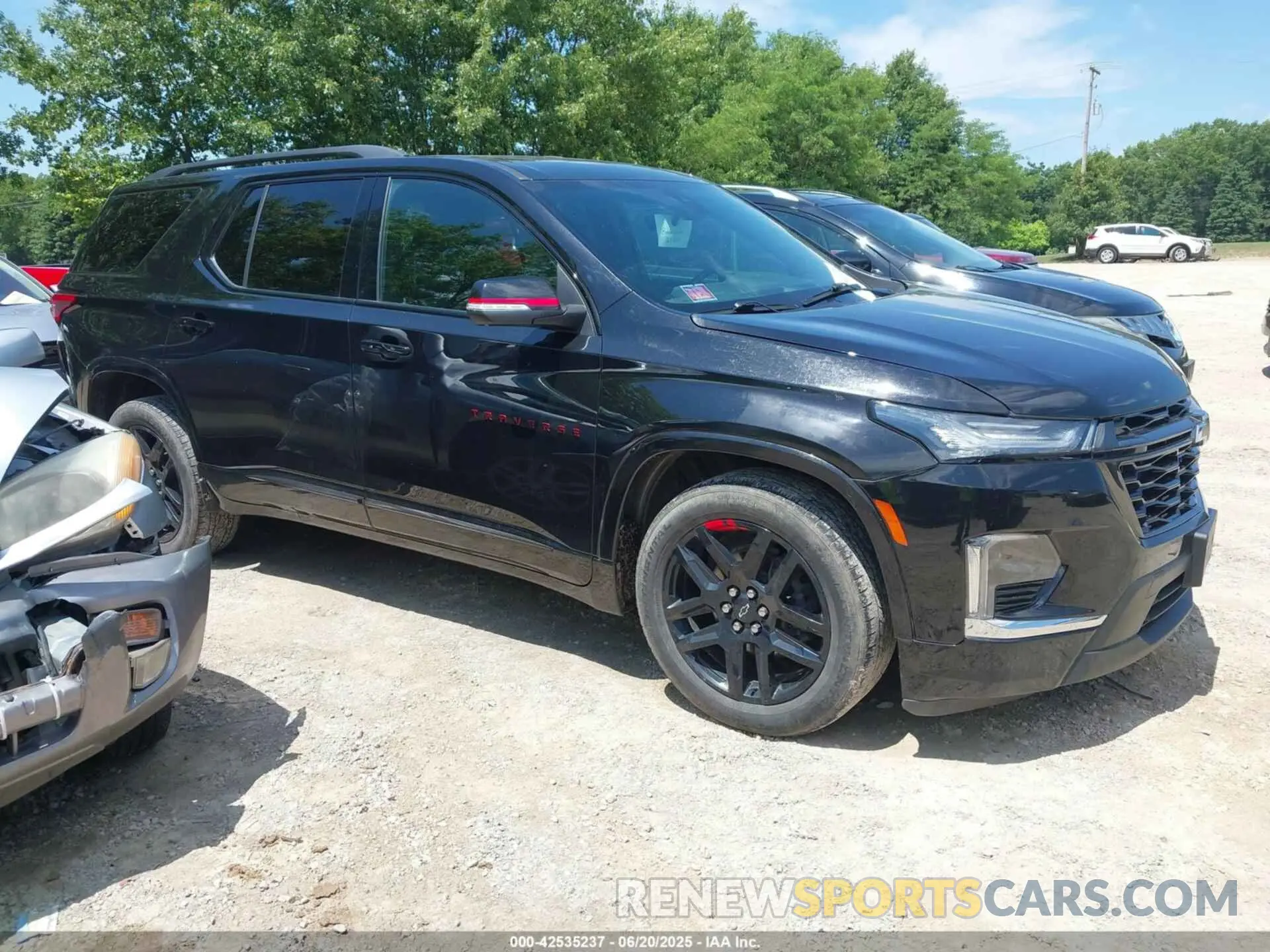 1 Photograph of a damaged car 1GNEVKKW4NJ100101 CHEVROLET TRAVERSE 2022