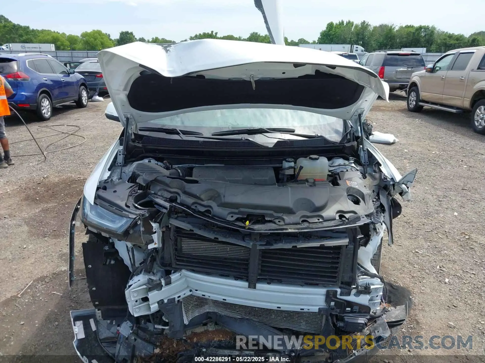 10 Photograph of a damaged car 1GNEVKKW4NJ191323 CHEVROLET TRAVERSE 2022
