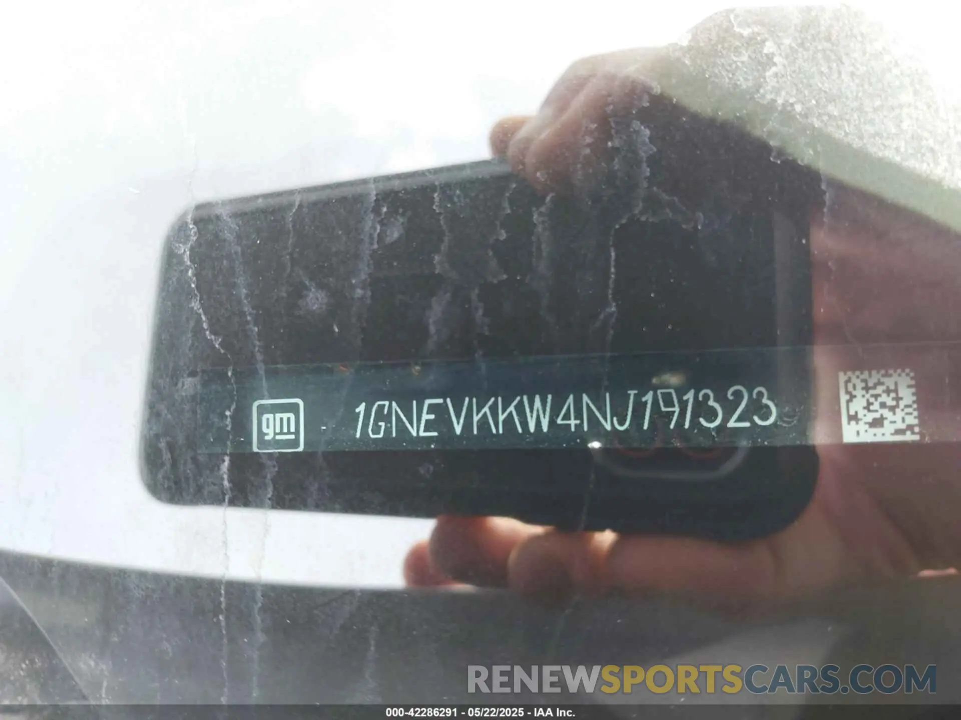 9 Photograph of a damaged car 1GNEVKKW4NJ191323 CHEVROLET TRAVERSE 2022