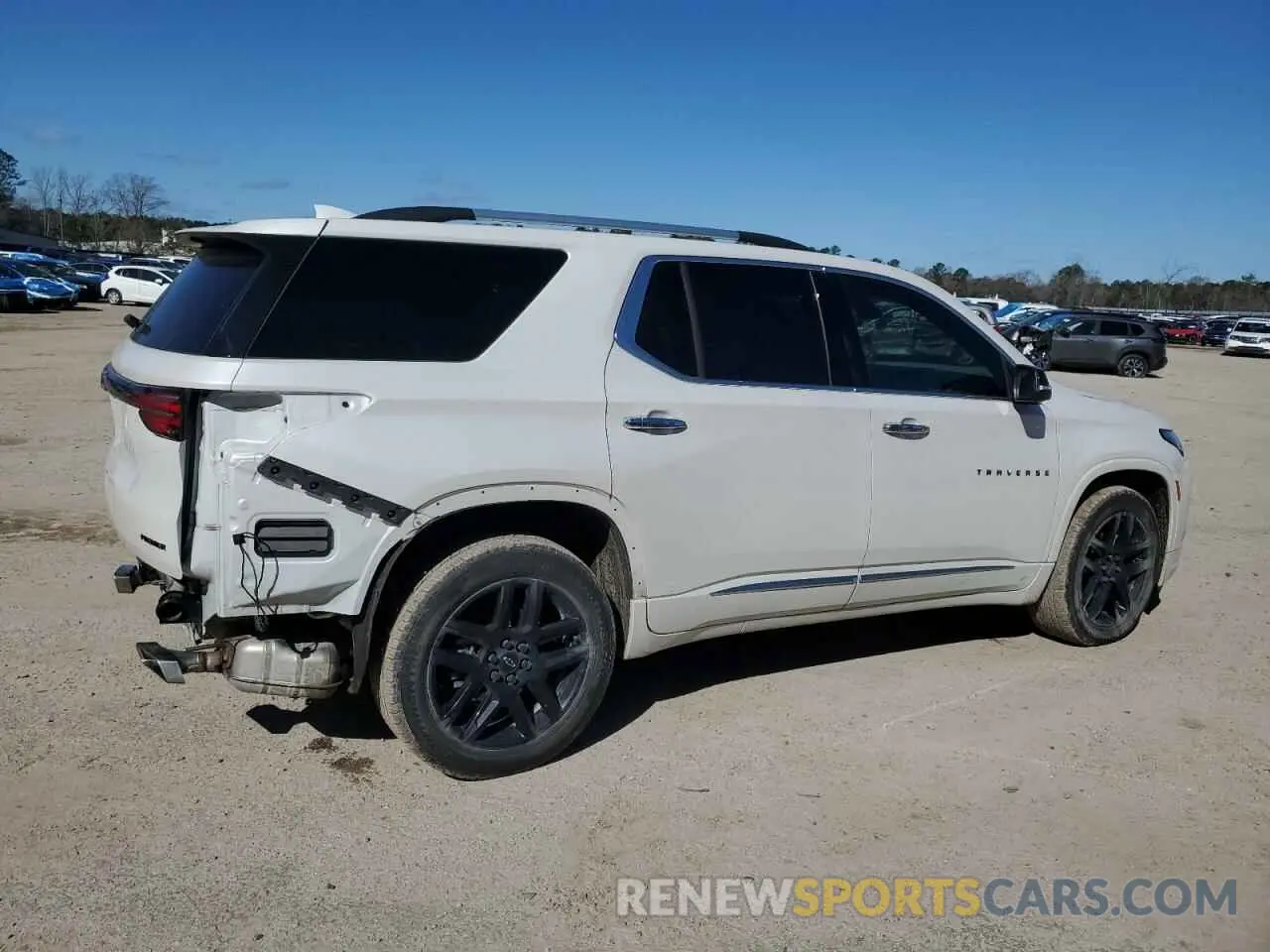 3 Photograph of a damaged car 1GNEVKKW7NJ181417 CHEVROLET TRAVERSE 2022