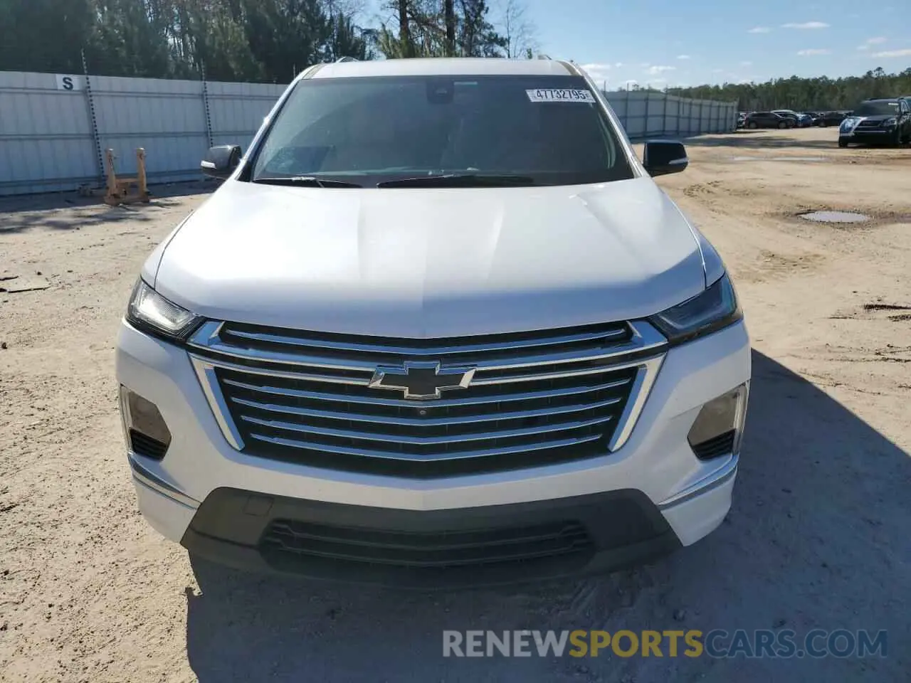 5 Photograph of a damaged car 1GNEVKKW7NJ181417 CHEVROLET TRAVERSE 2022