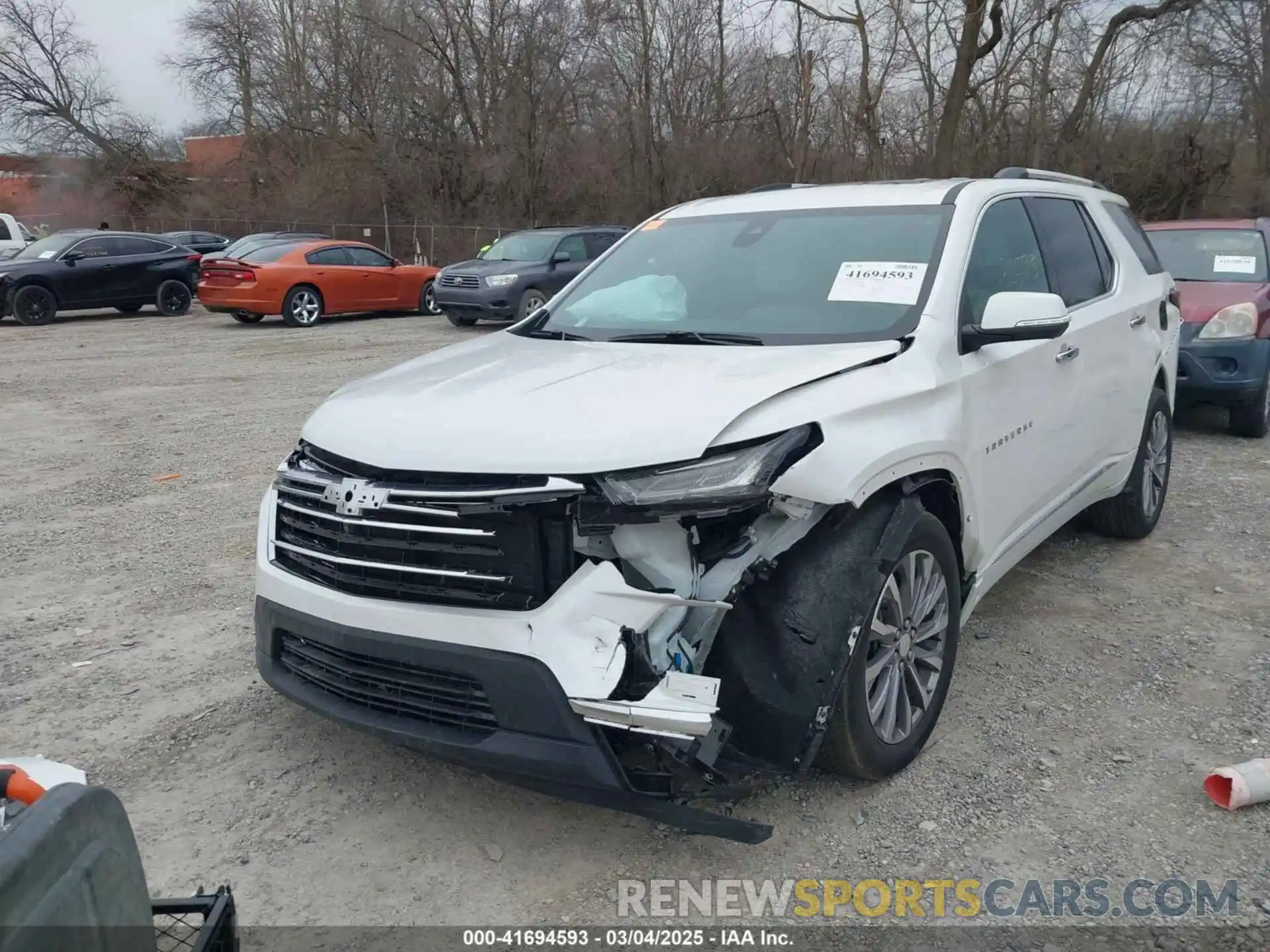 2 Photograph of a damaged car 1GNEVKKW8NJ177182 CHEVROLET TRAVERSE 2022