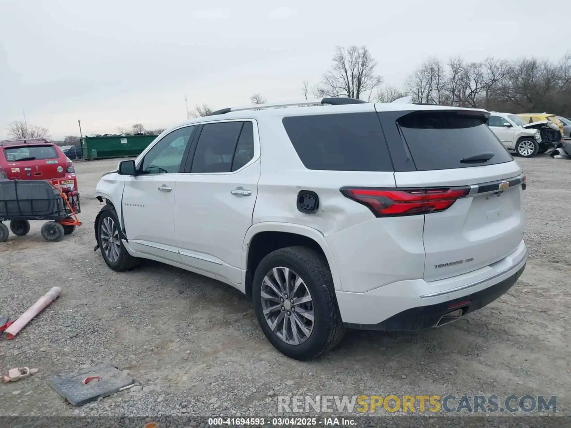 3 Photograph of a damaged car 1GNEVKKW8NJ177182 CHEVROLET TRAVERSE 2022