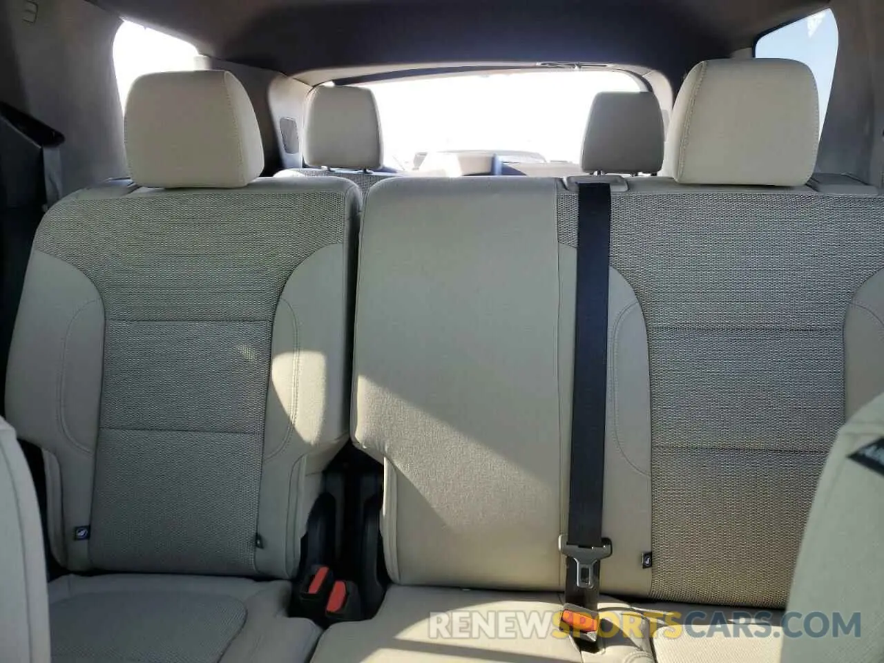 10 Photograph of a damaged car 1GNEVLKWXNJ107625 CHEVROLET TRAVERSE 2022