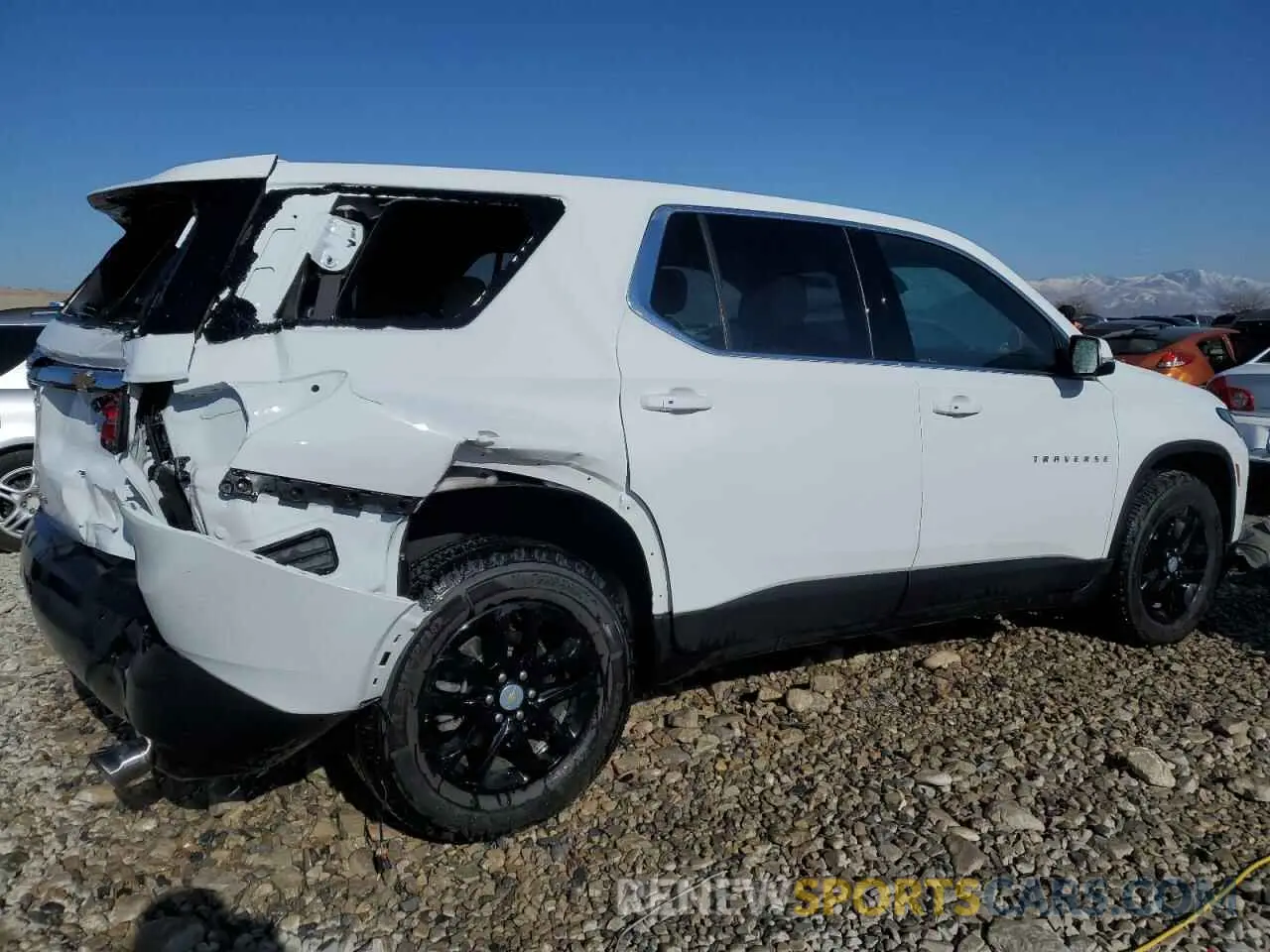 3 Photograph of a damaged car 1GNEVLKWXNJ107625 CHEVROLET TRAVERSE 2022