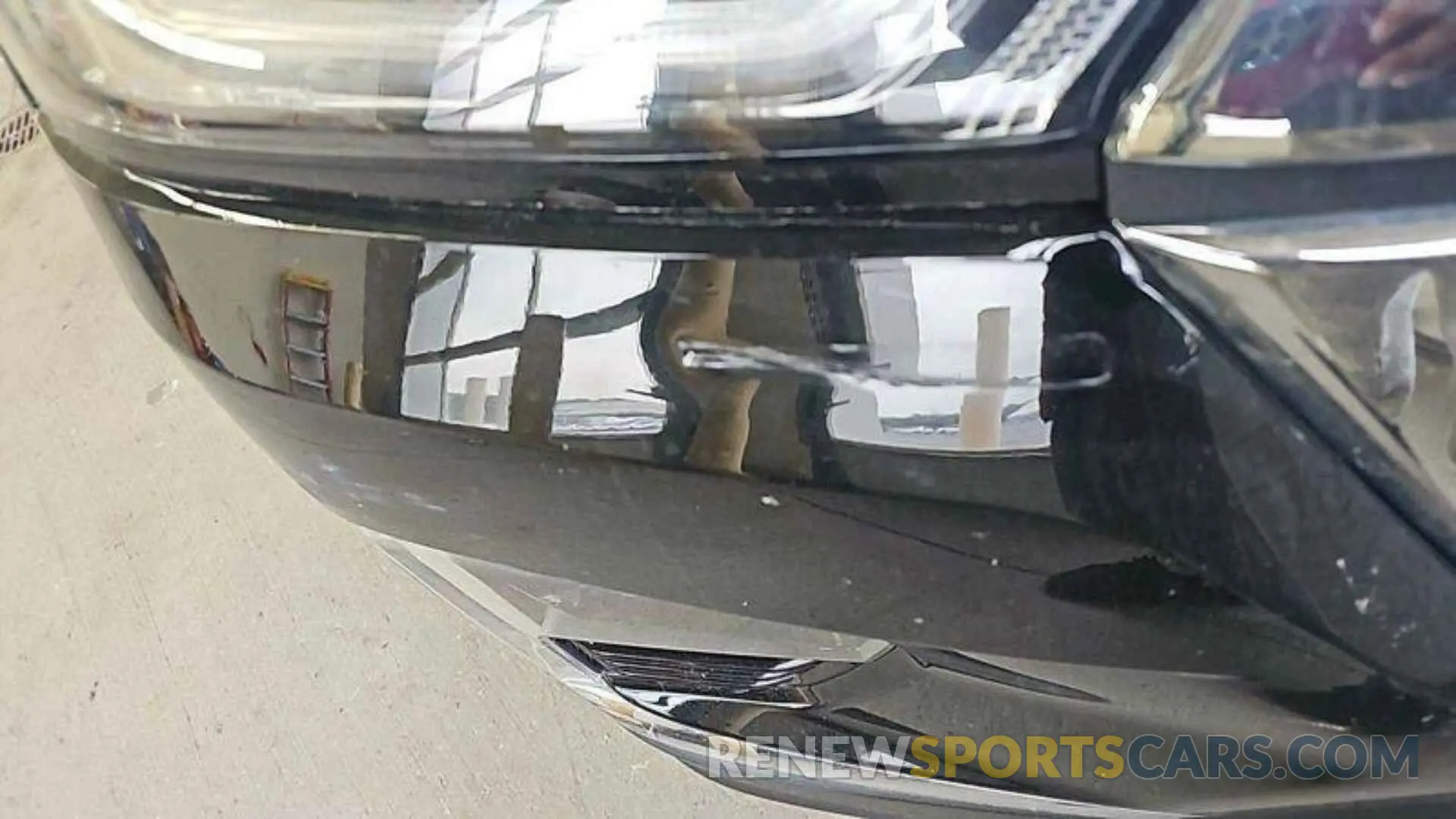 16 Photograph of a damaged car 1GNEVMKW4NJ123597 CHEVROLET TRAVERSE 2022