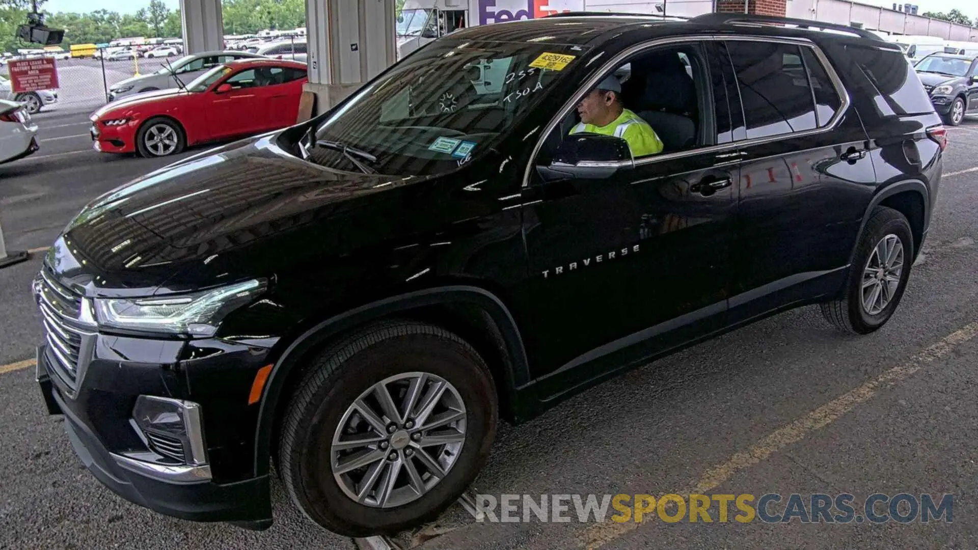 19 Photograph of a damaged car 1GNEVMKW4NJ123597 CHEVROLET TRAVERSE 2022