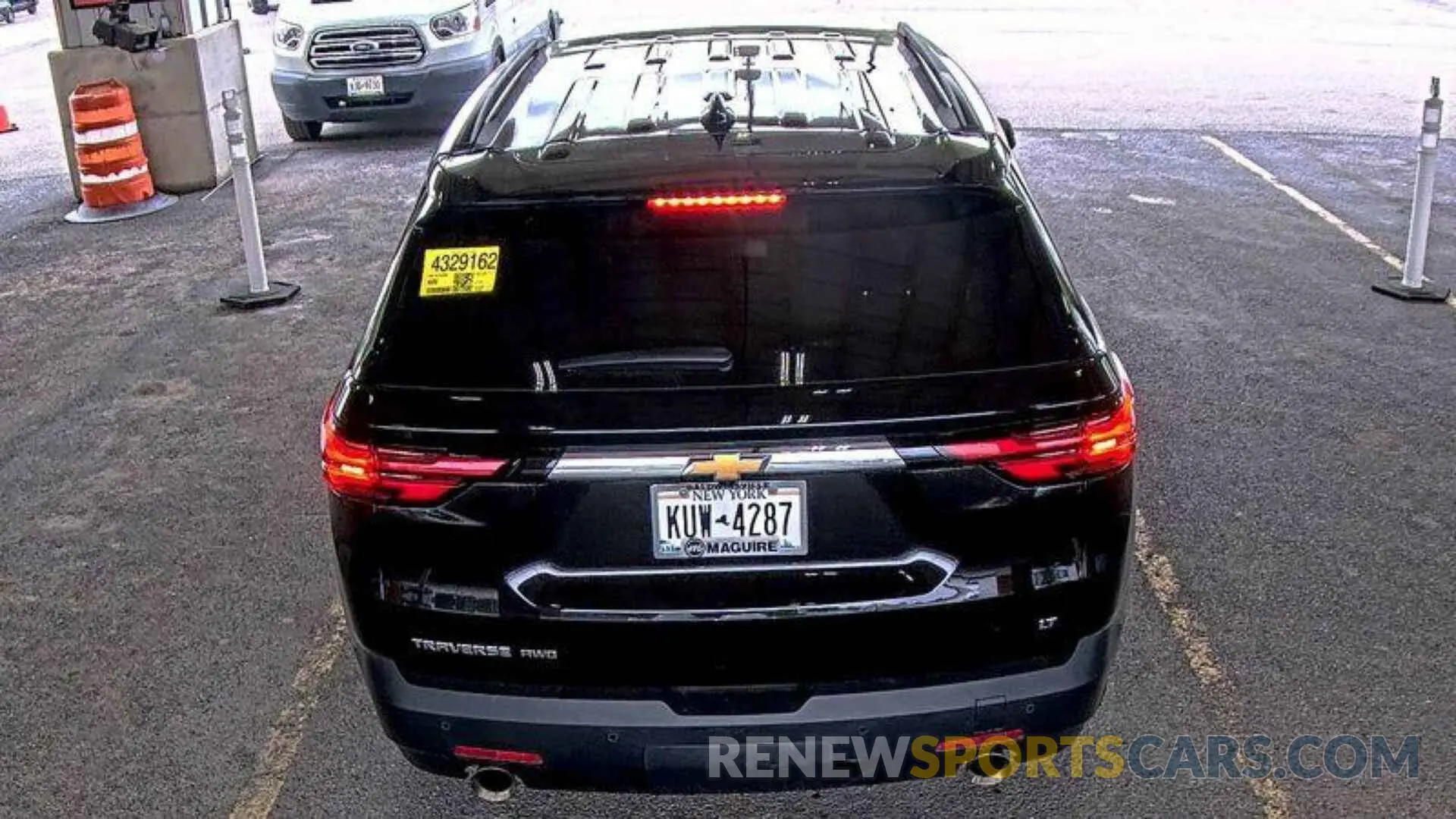 26 Photograph of a damaged car 1GNEVMKW4NJ123597 CHEVROLET TRAVERSE 2022