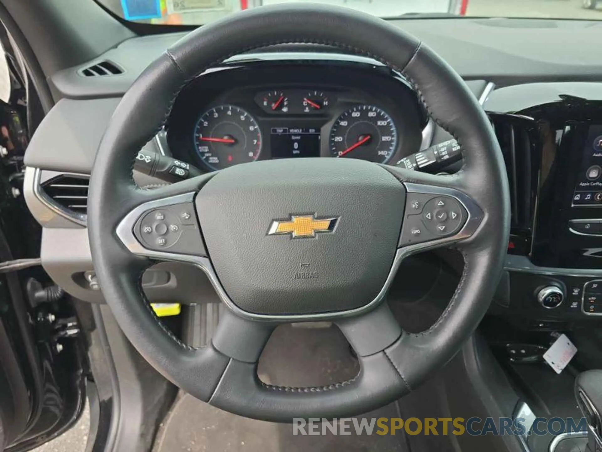 4 Photograph of a damaged car 1GNEVMKW4NJ123597 CHEVROLET TRAVERSE 2022