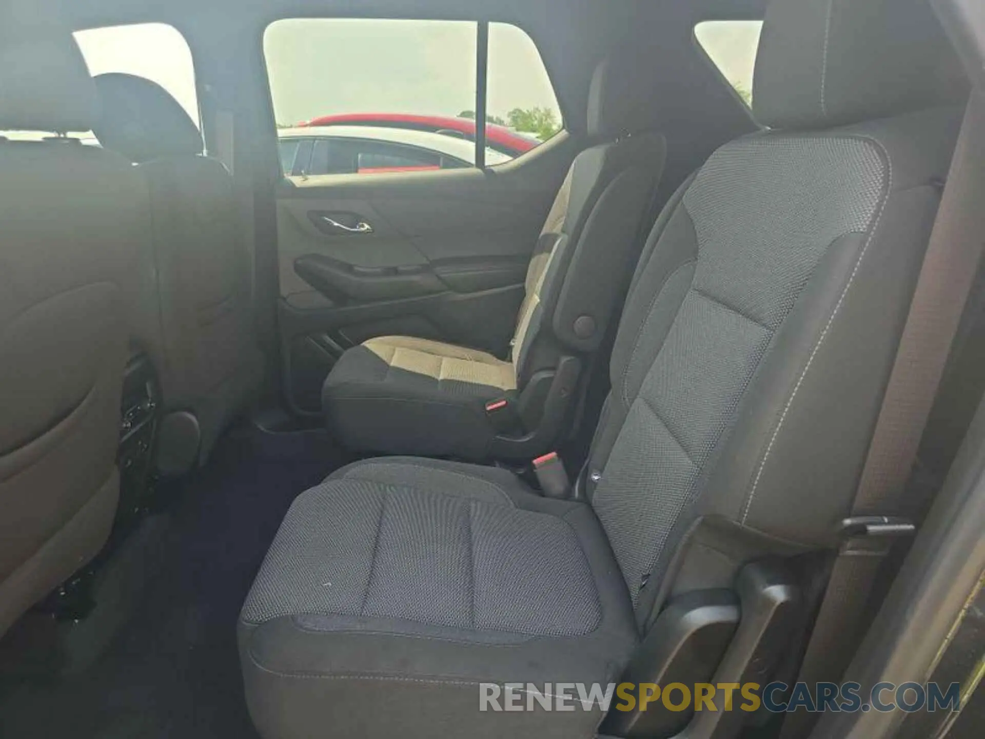 7 Photograph of a damaged car 1GNEVMKW4NJ123597 CHEVROLET TRAVERSE 2022