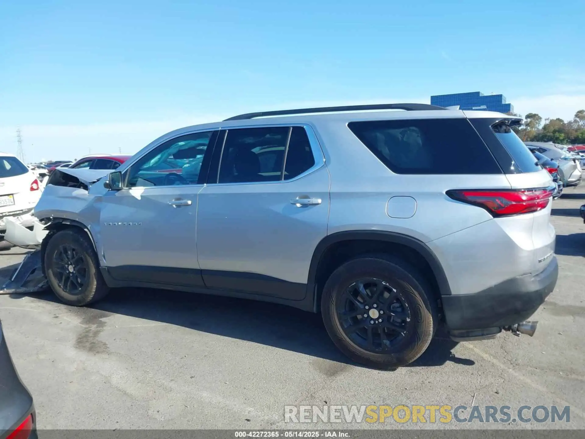 14 Photograph of a damaged car 1GNEVMKW7NJ168646 CHEVROLET TRAVERSE 2022