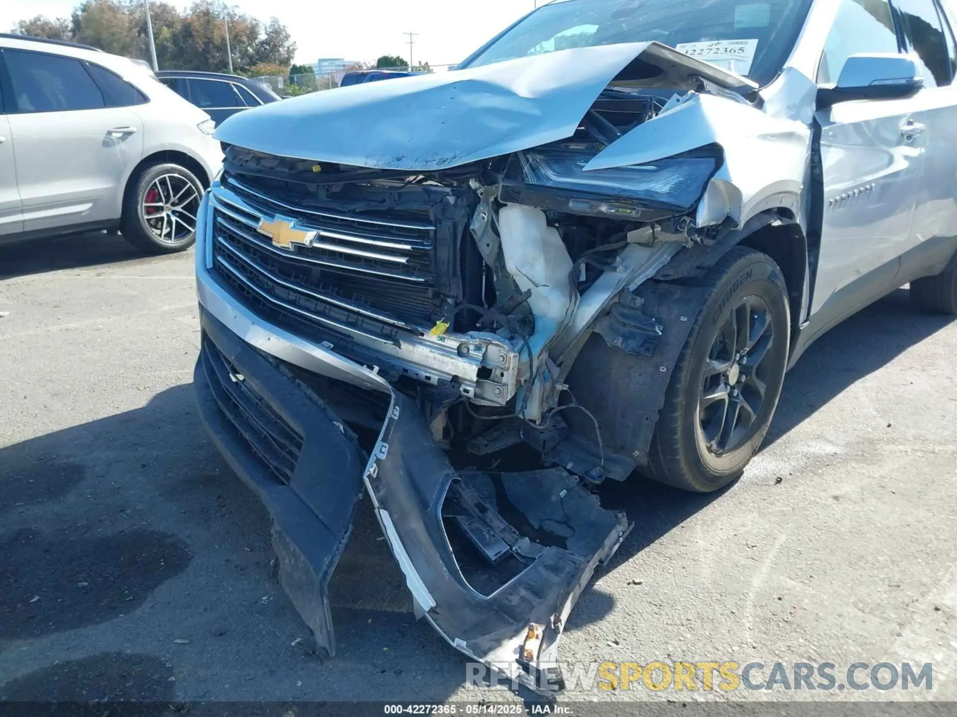 19 Photograph of a damaged car 1GNEVMKW7NJ168646 CHEVROLET TRAVERSE 2022