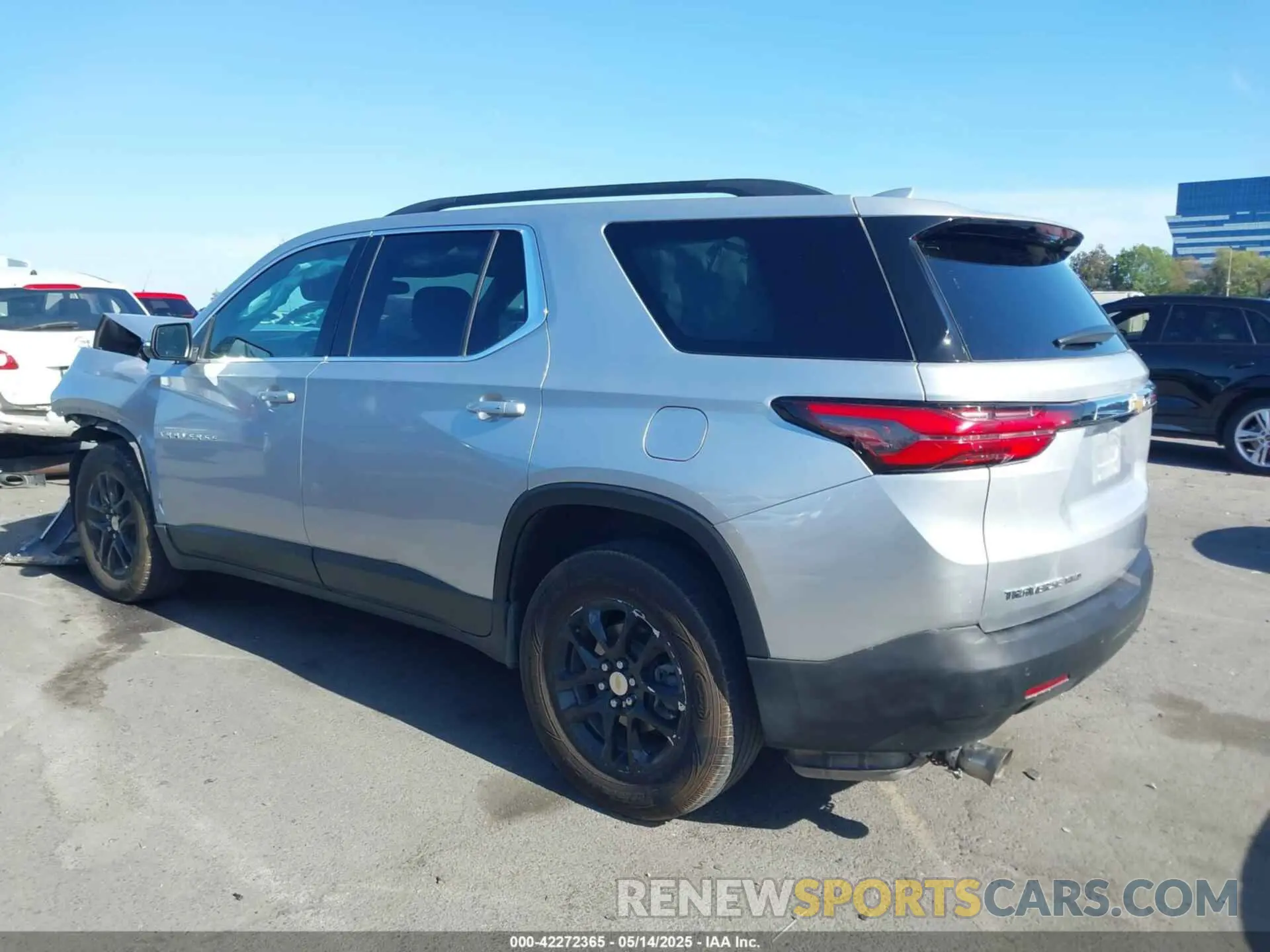 3 Photograph of a damaged car 1GNEVMKW7NJ168646 CHEVROLET TRAVERSE 2022