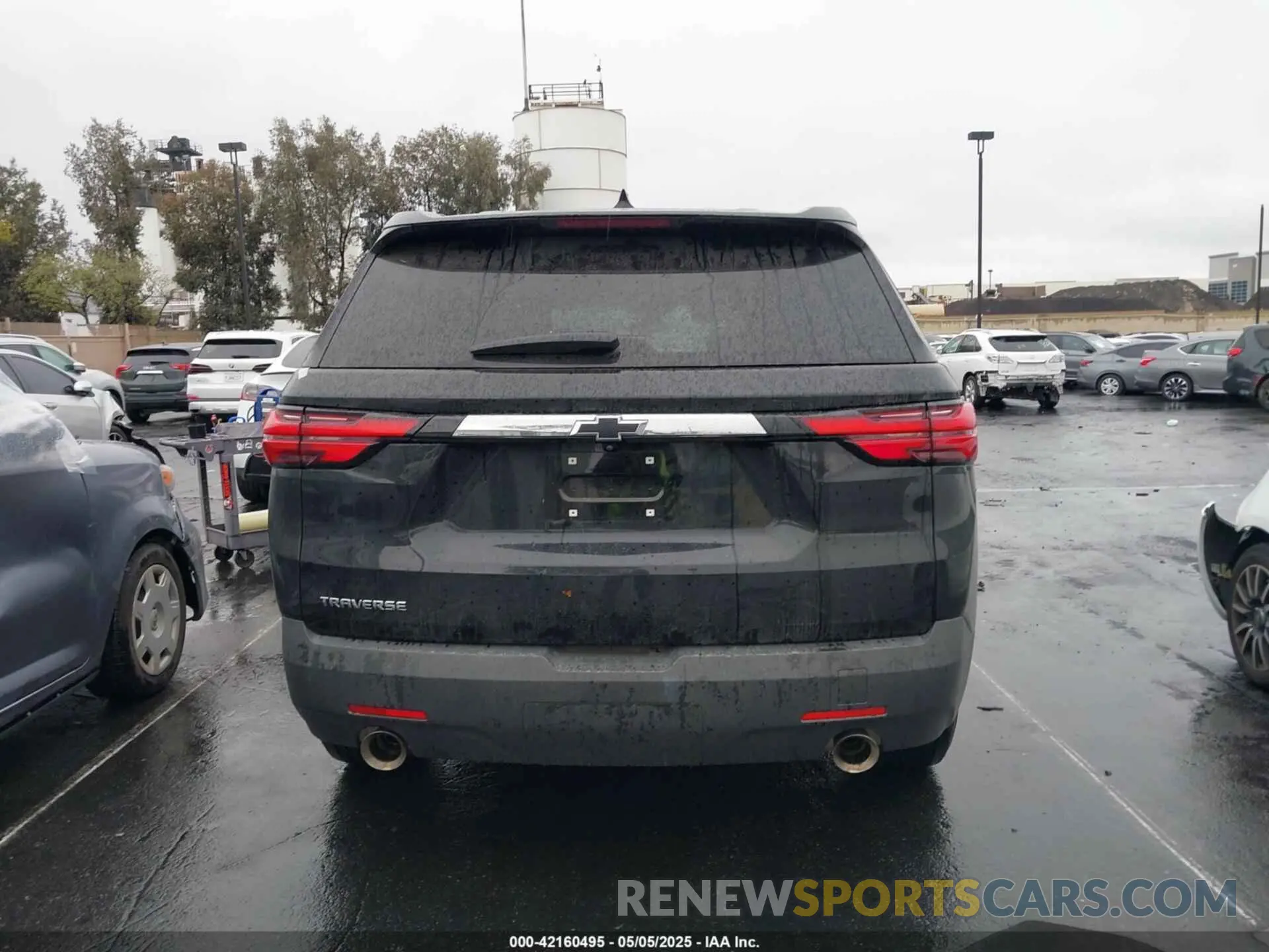 17 Photograph of a damaged car 1GNERFKW0PJ329423 CHEVROLET TRAVERSE 2023