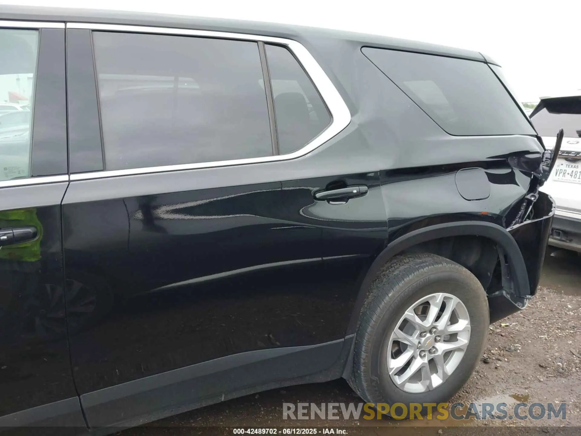 15 Photograph of a damaged car 1GNERFKW1PJ333545 CHEVROLET TRAVERSE 2023