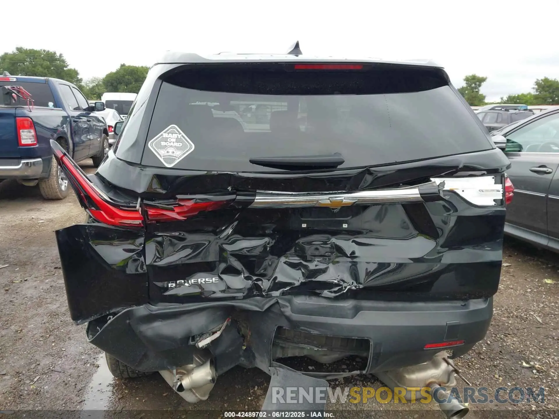 17 Photograph of a damaged car 1GNERFKW1PJ333545 CHEVROLET TRAVERSE 2023