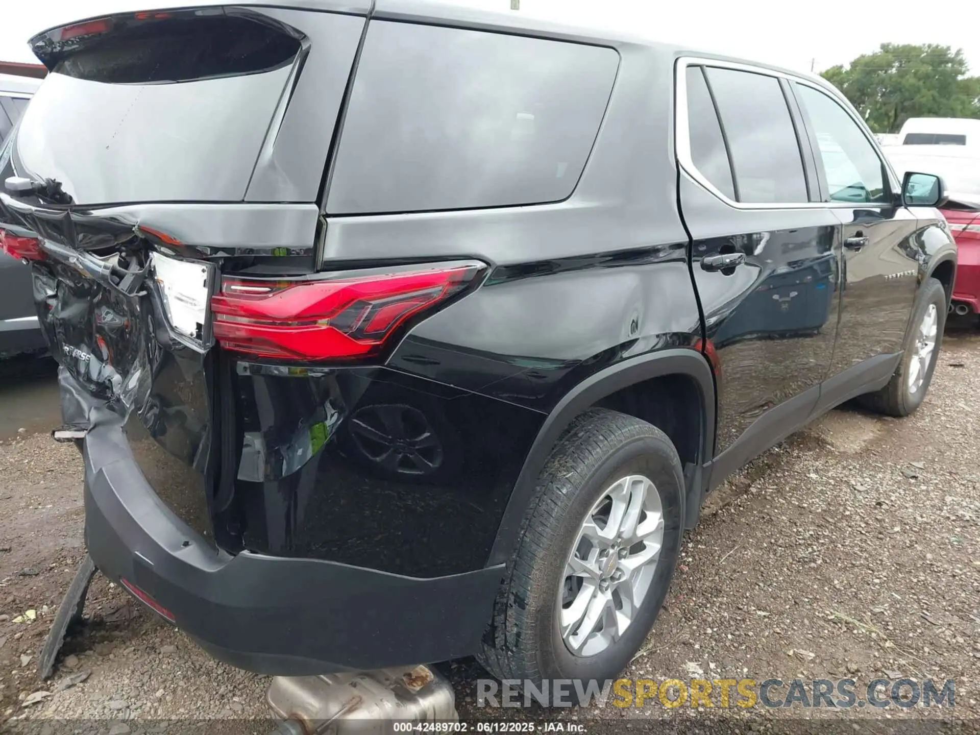4 Photograph of a damaged car 1GNERFKW1PJ333545 CHEVROLET TRAVERSE 2023