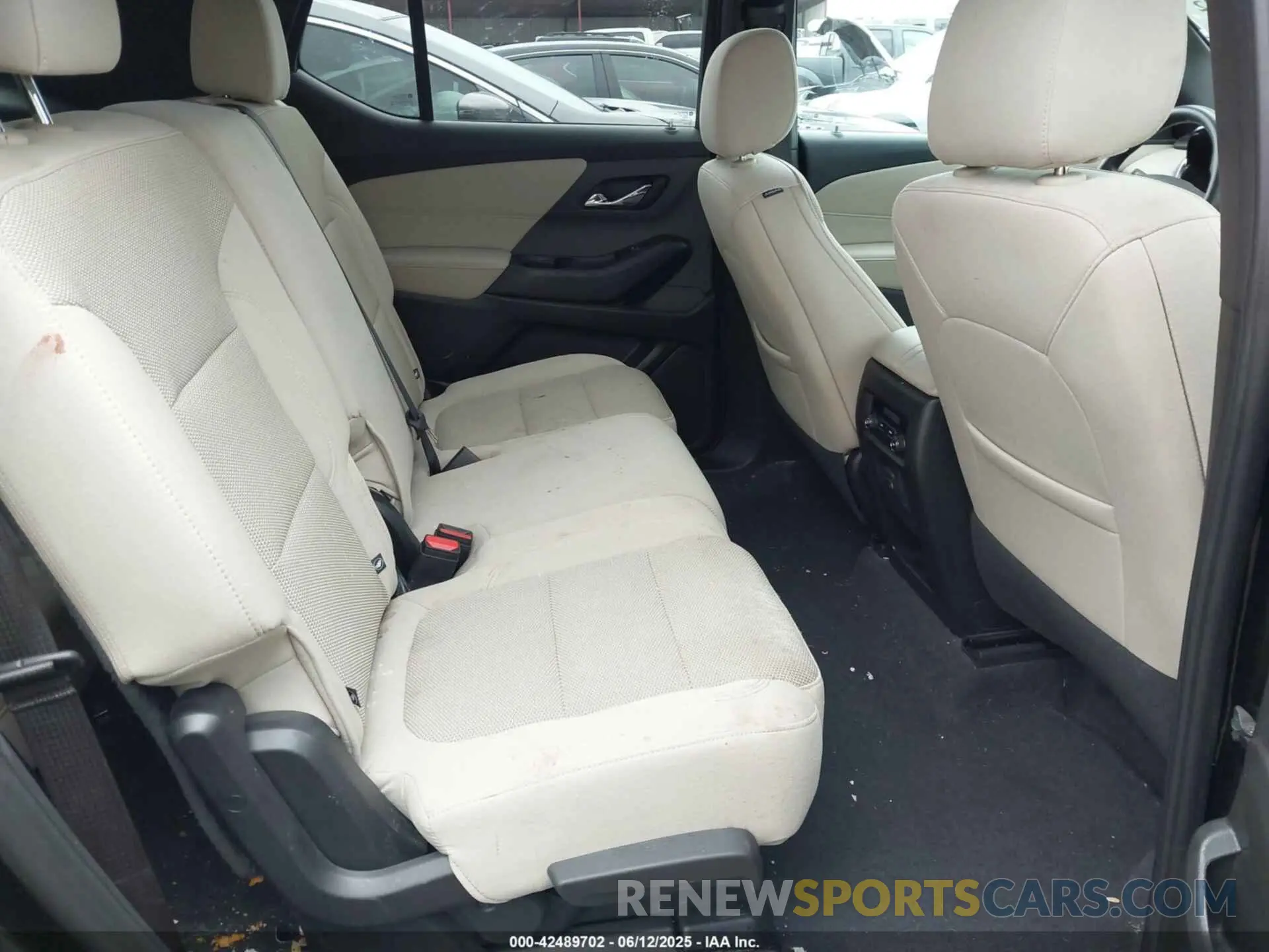 8 Photograph of a damaged car 1GNERFKW1PJ333545 CHEVROLET TRAVERSE 2023