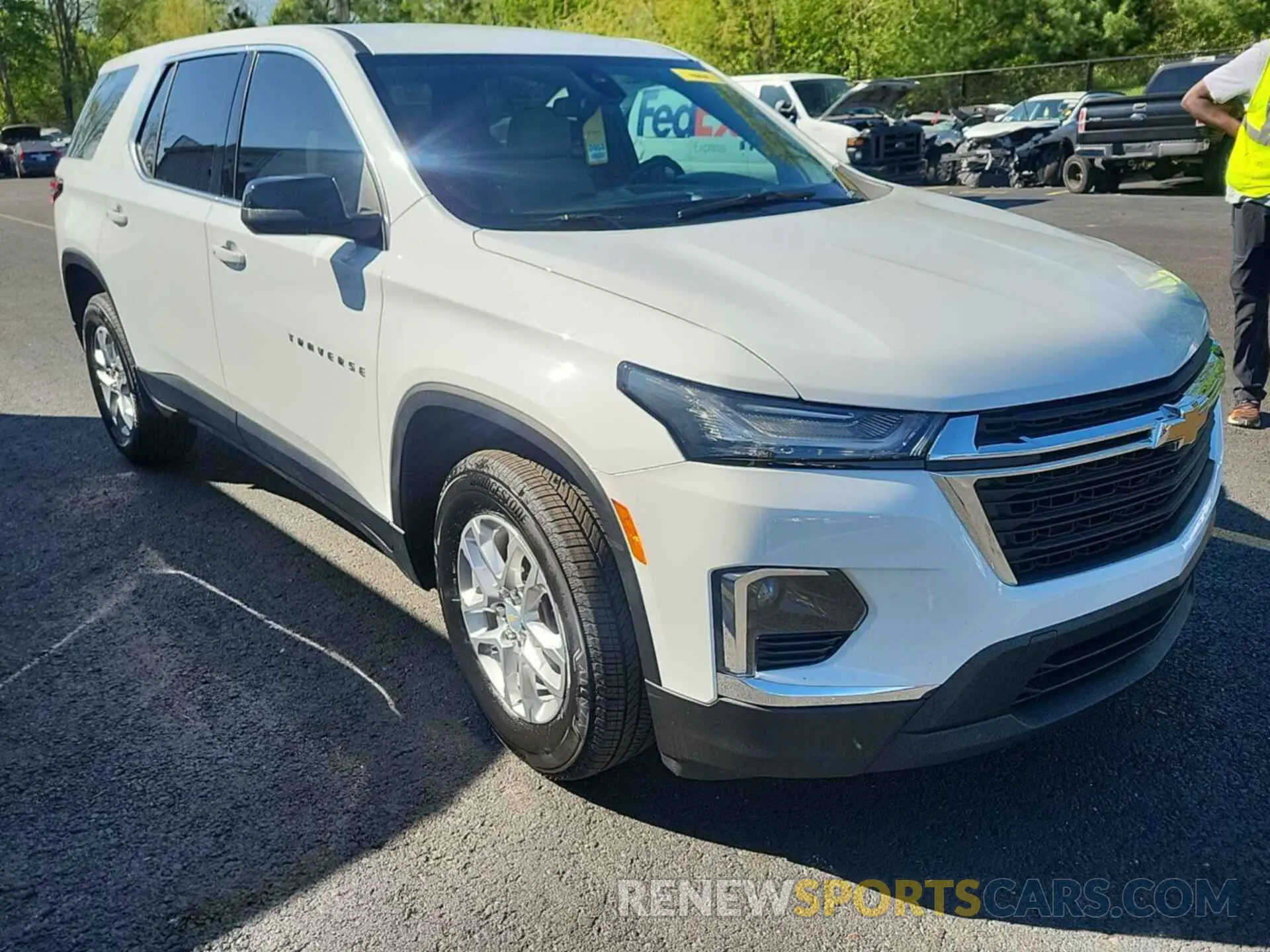 18 Photograph of a damaged car 1GNERFKW3PJ114117 CHEVROLET TRAVERSE 2023
